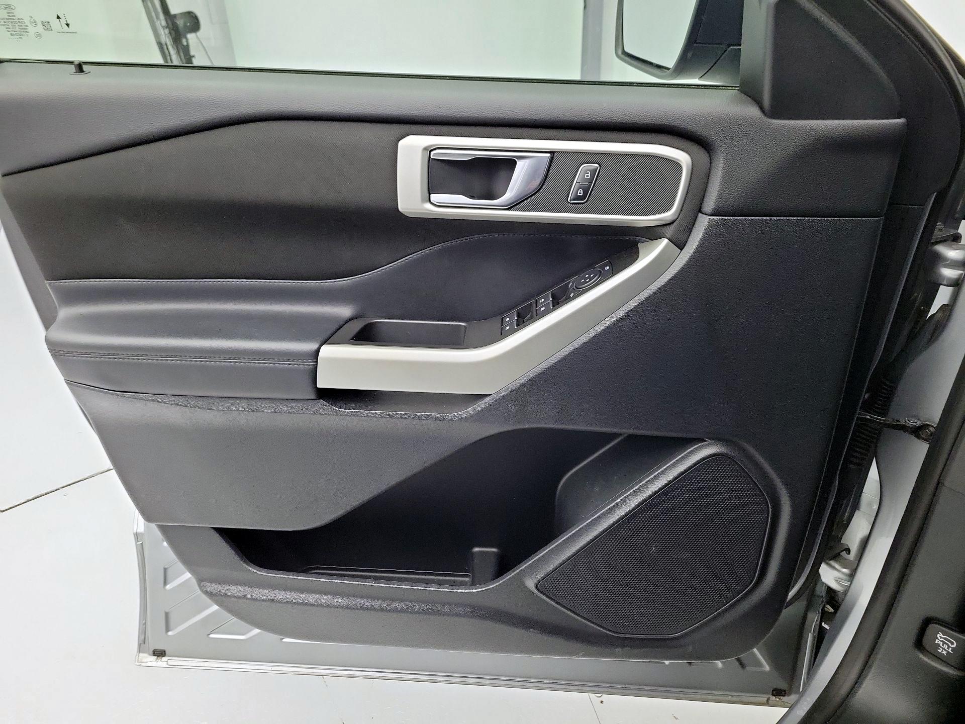 Thumbnail: 2020 Ford Explorer - 12