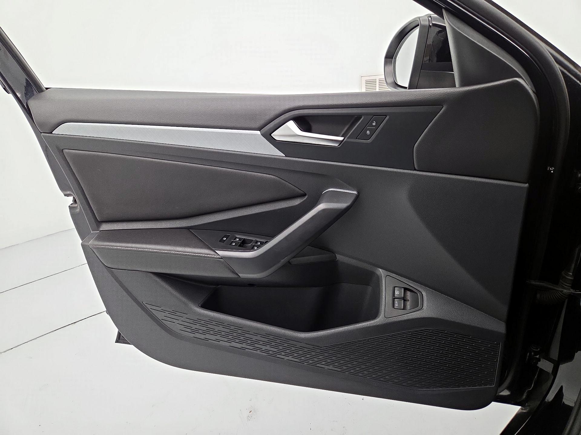 Thumbnail: 2024 Volkswagen Jetta - 12