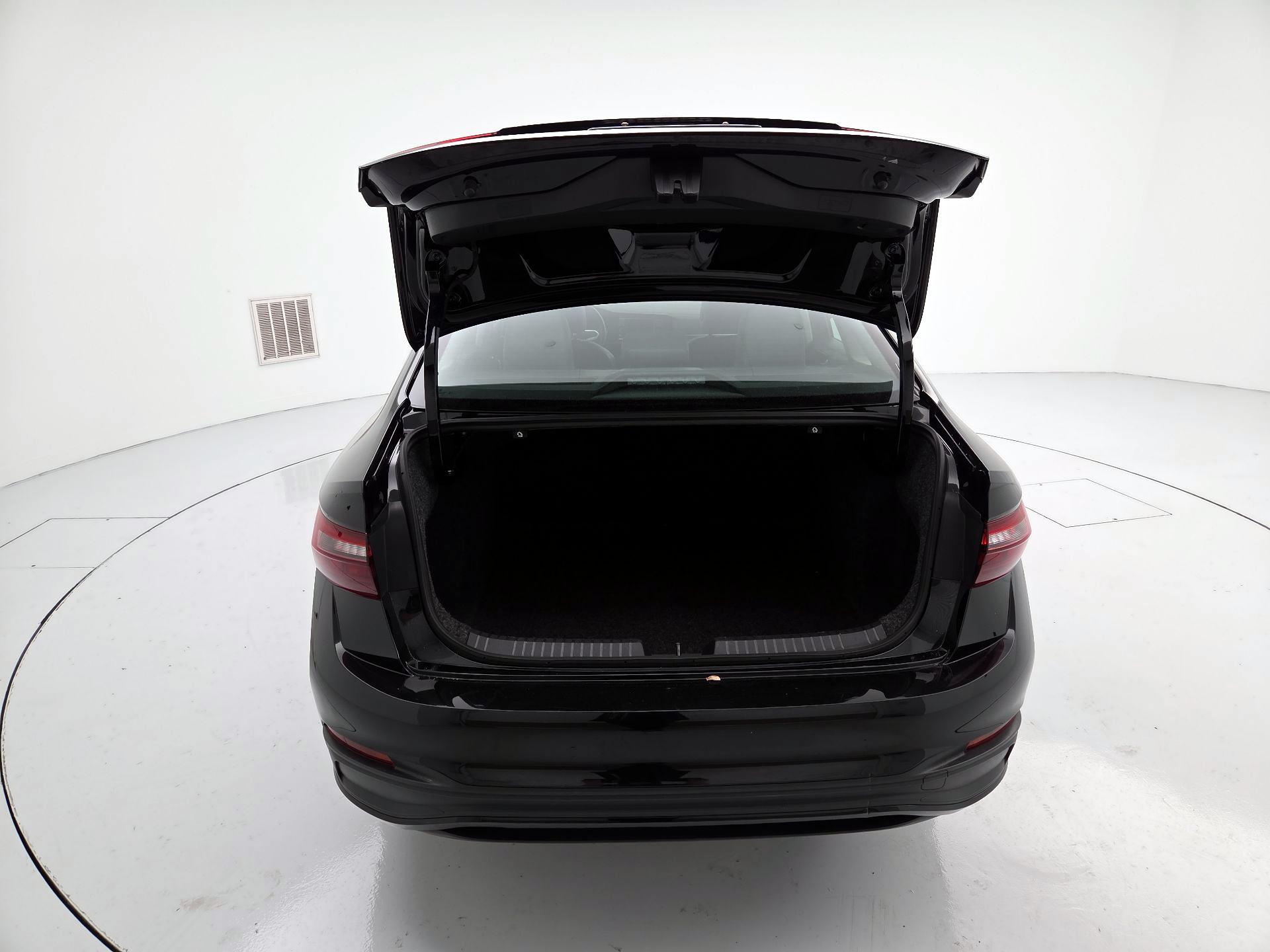 Thumbnail: 2024 Volkswagen Jetta - 20