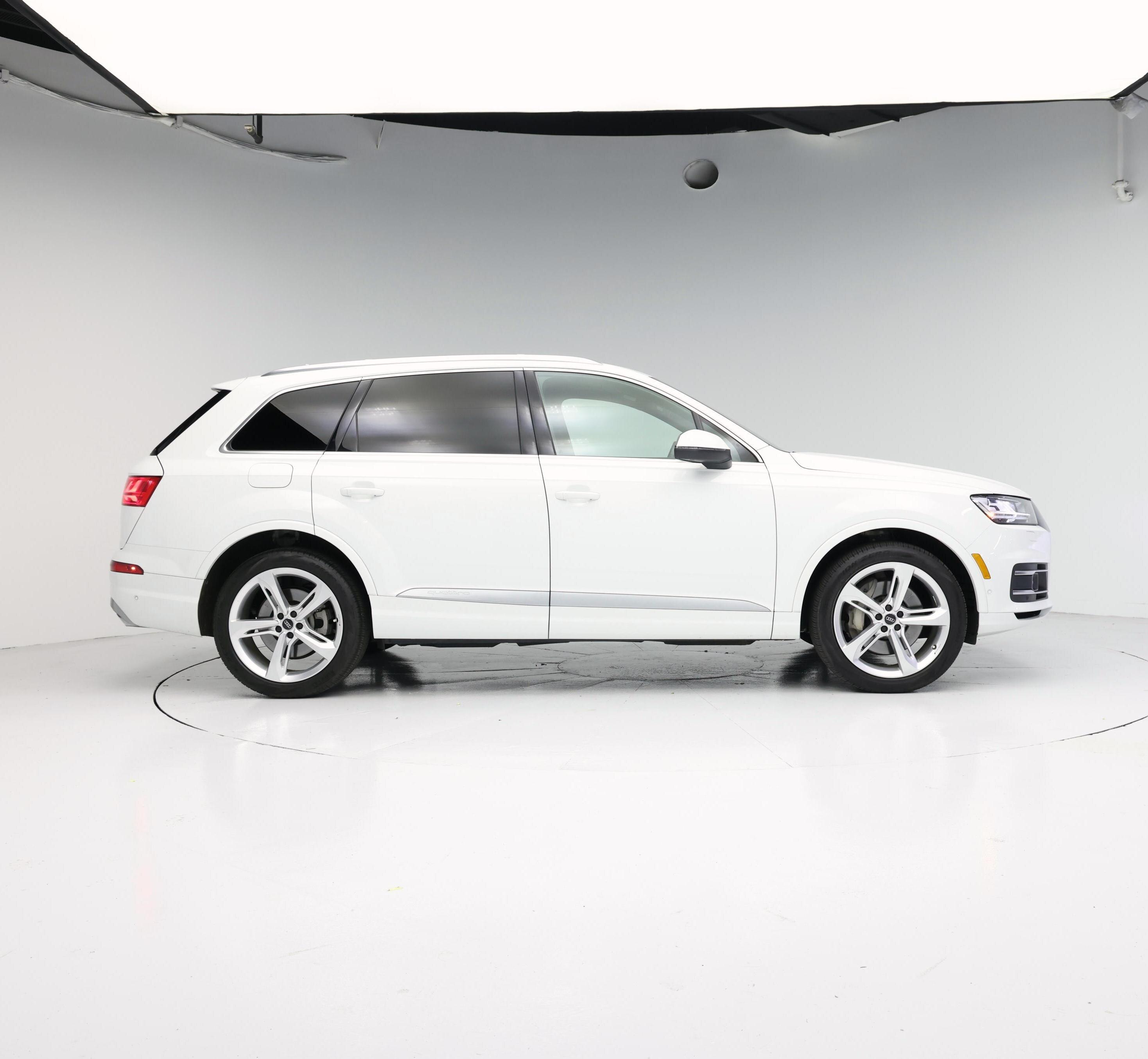 Thumbnail: 2019 Audi Q7 - 7