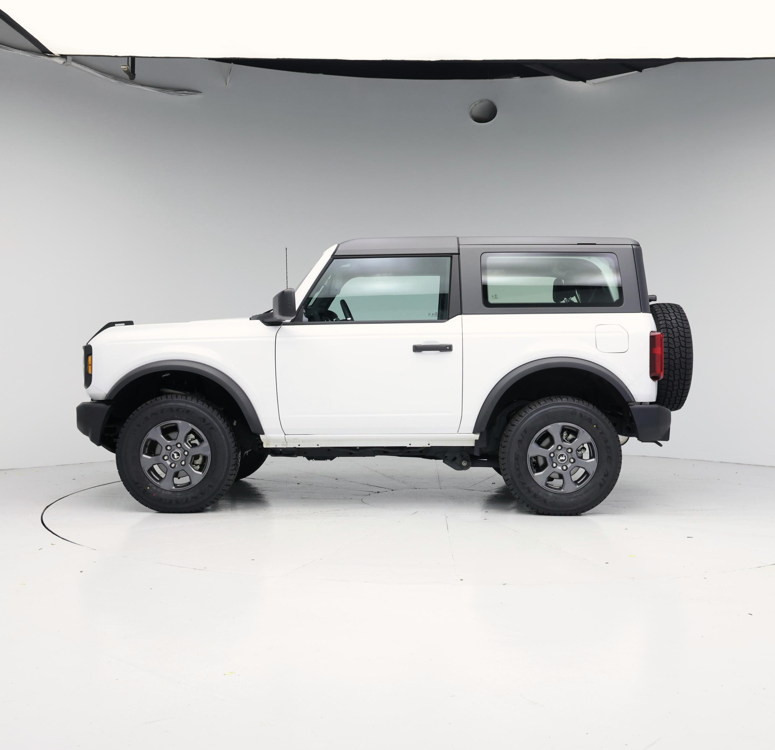 Thumbnail: 2025 Ford Bronco - 3