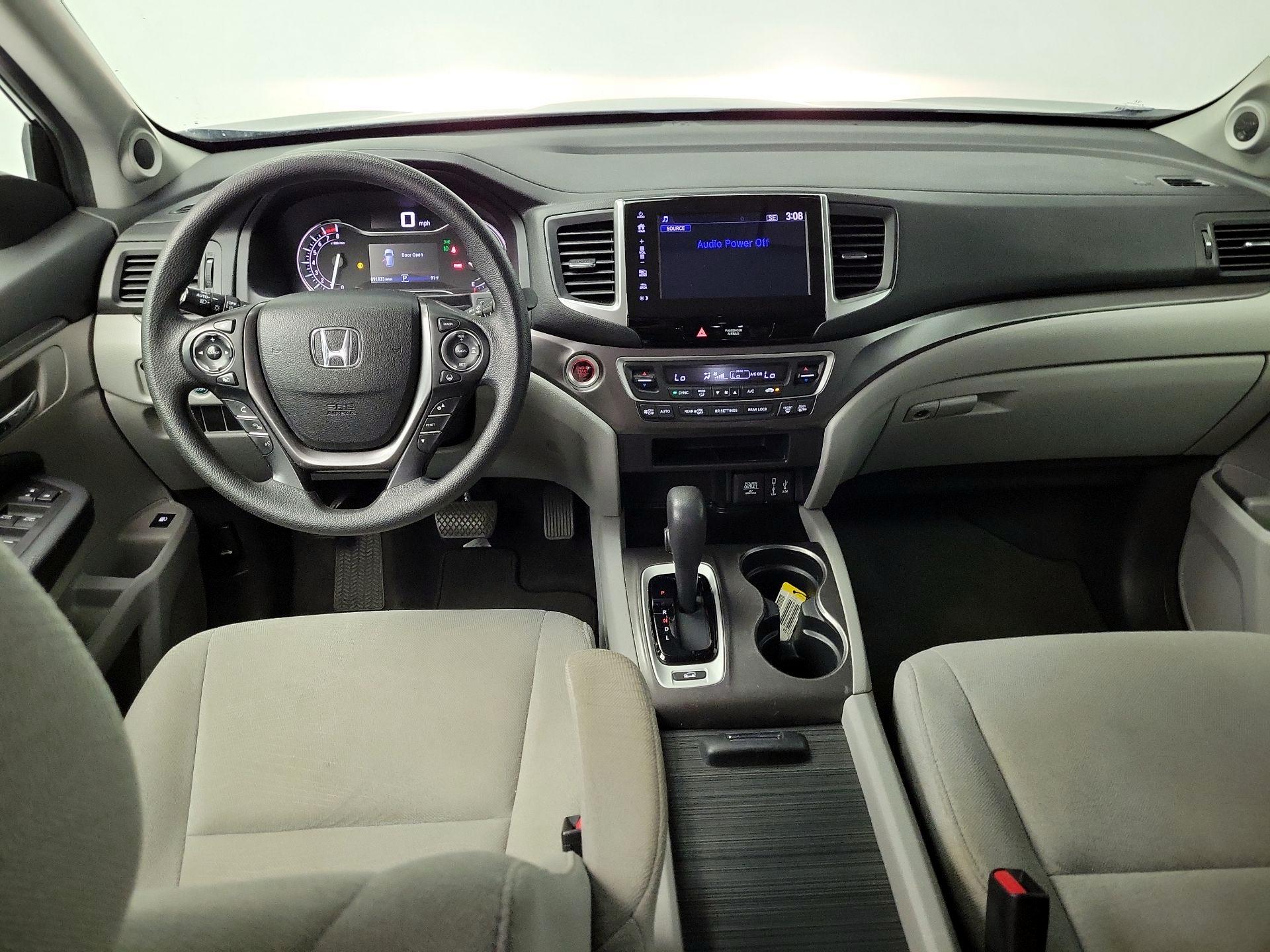 Thumbnail: 2017 Honda Pilot - 9