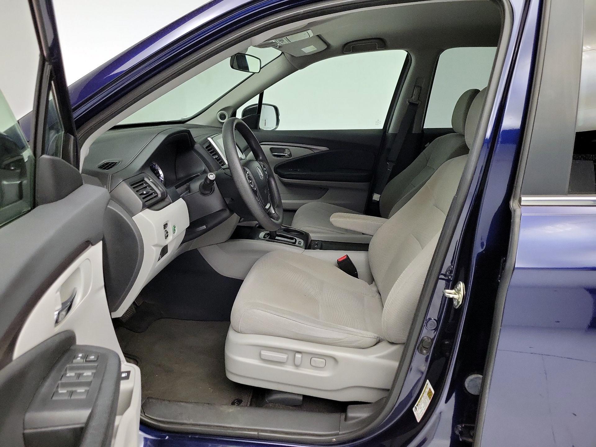 Thumbnail: 2017 Honda Pilot - 11