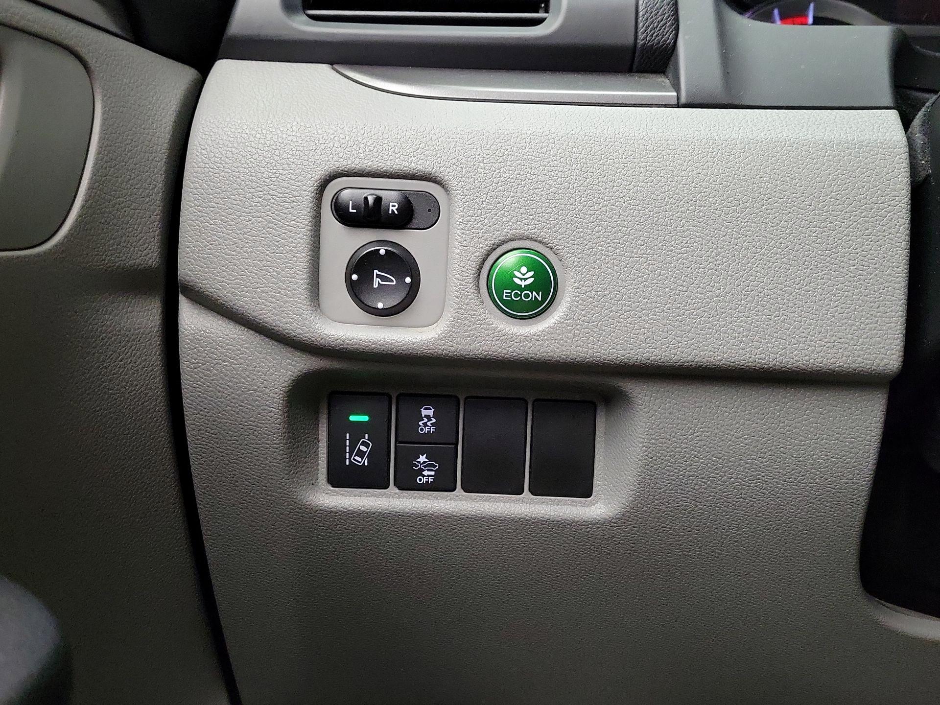 Thumbnail: 2017 Honda Pilot - 13