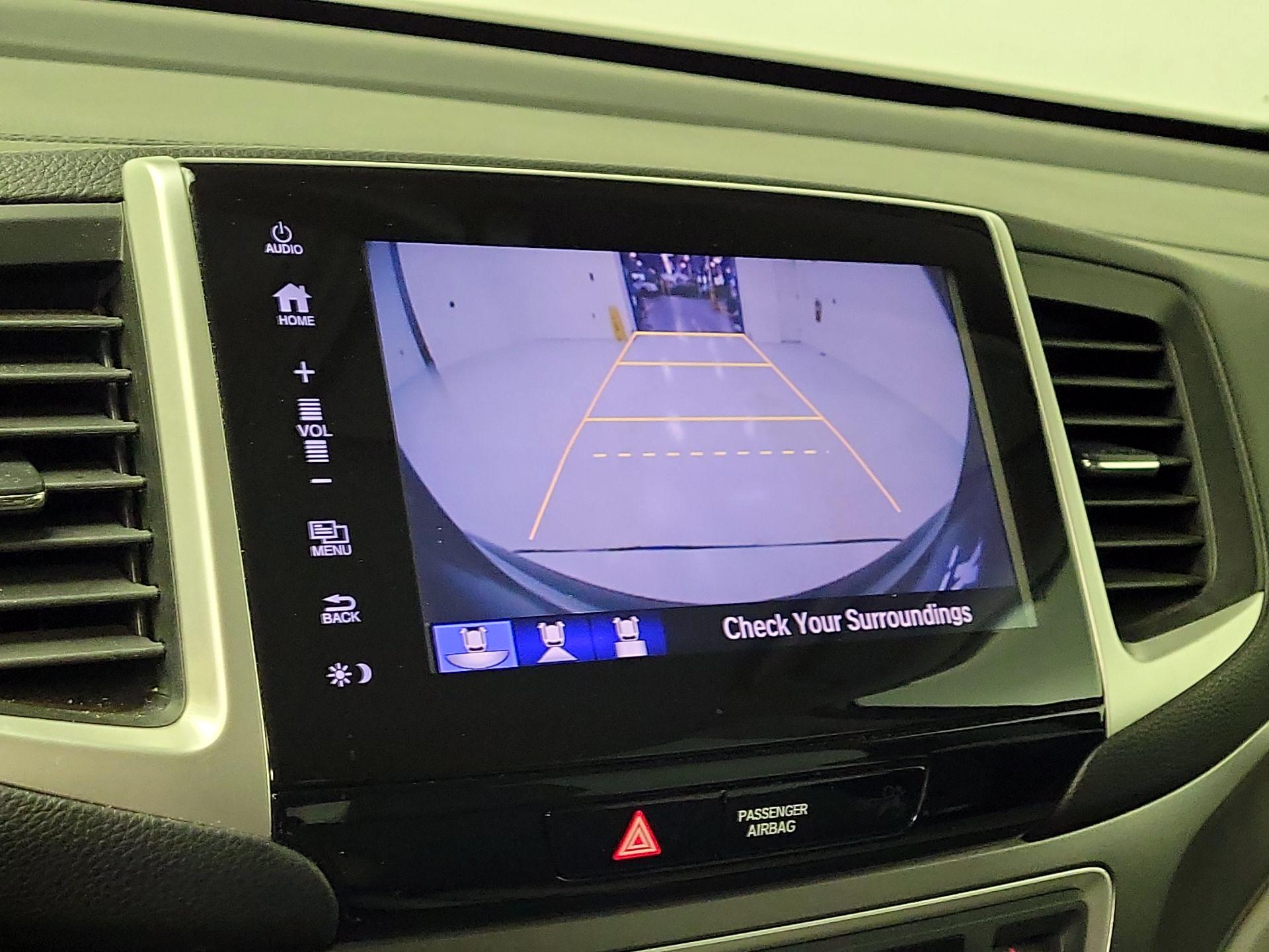 Thumbnail: 2017 Honda Pilot - 14