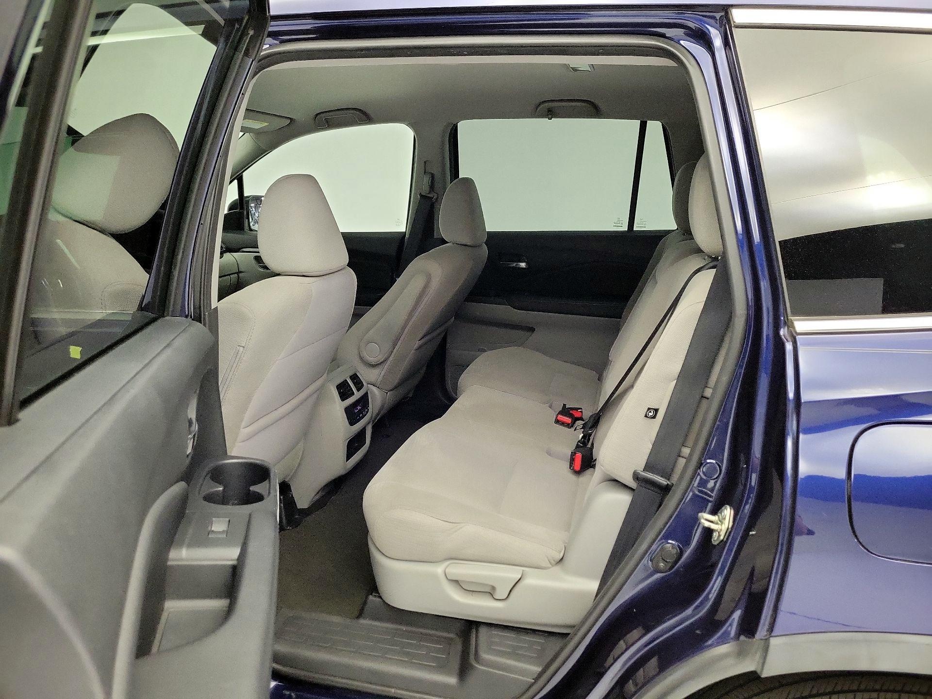 Thumbnail: 2017 Honda Pilot - 19