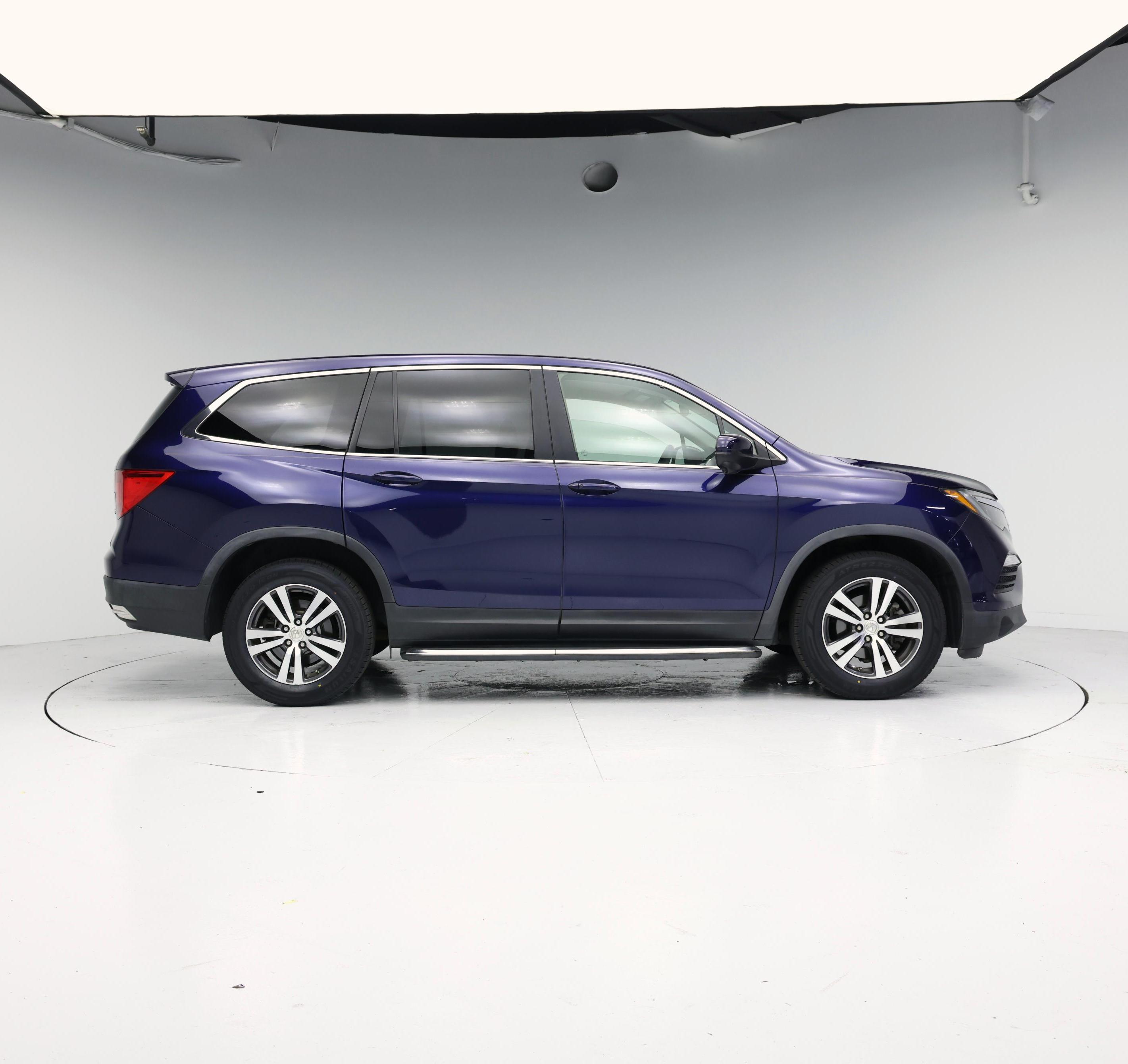 Thumbnail: 2017 Honda Pilot - 7