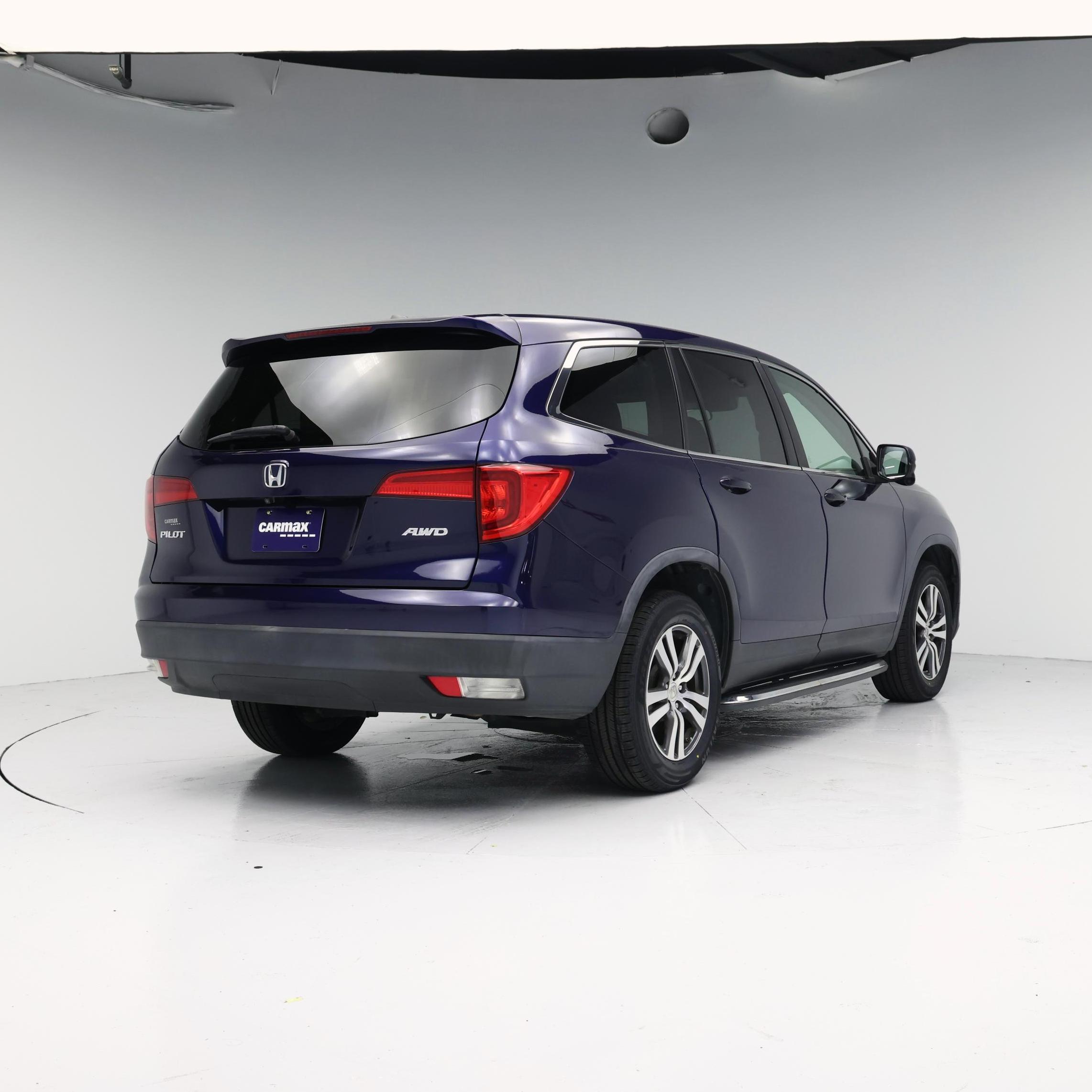 Thumbnail: 2017 Honda Pilot - 8