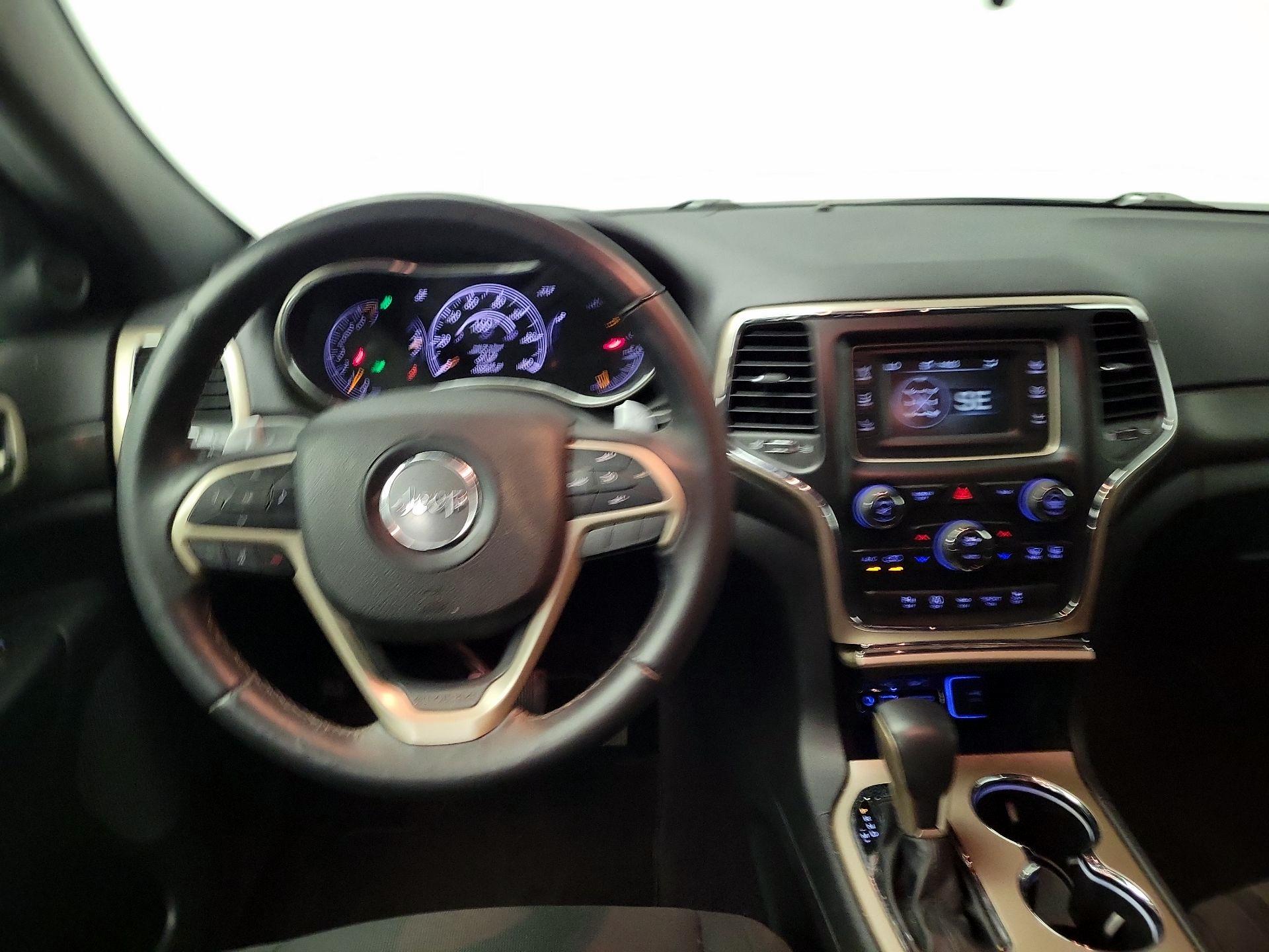 Thumbnail: 2017 Jeep Grand Cherokee - 10