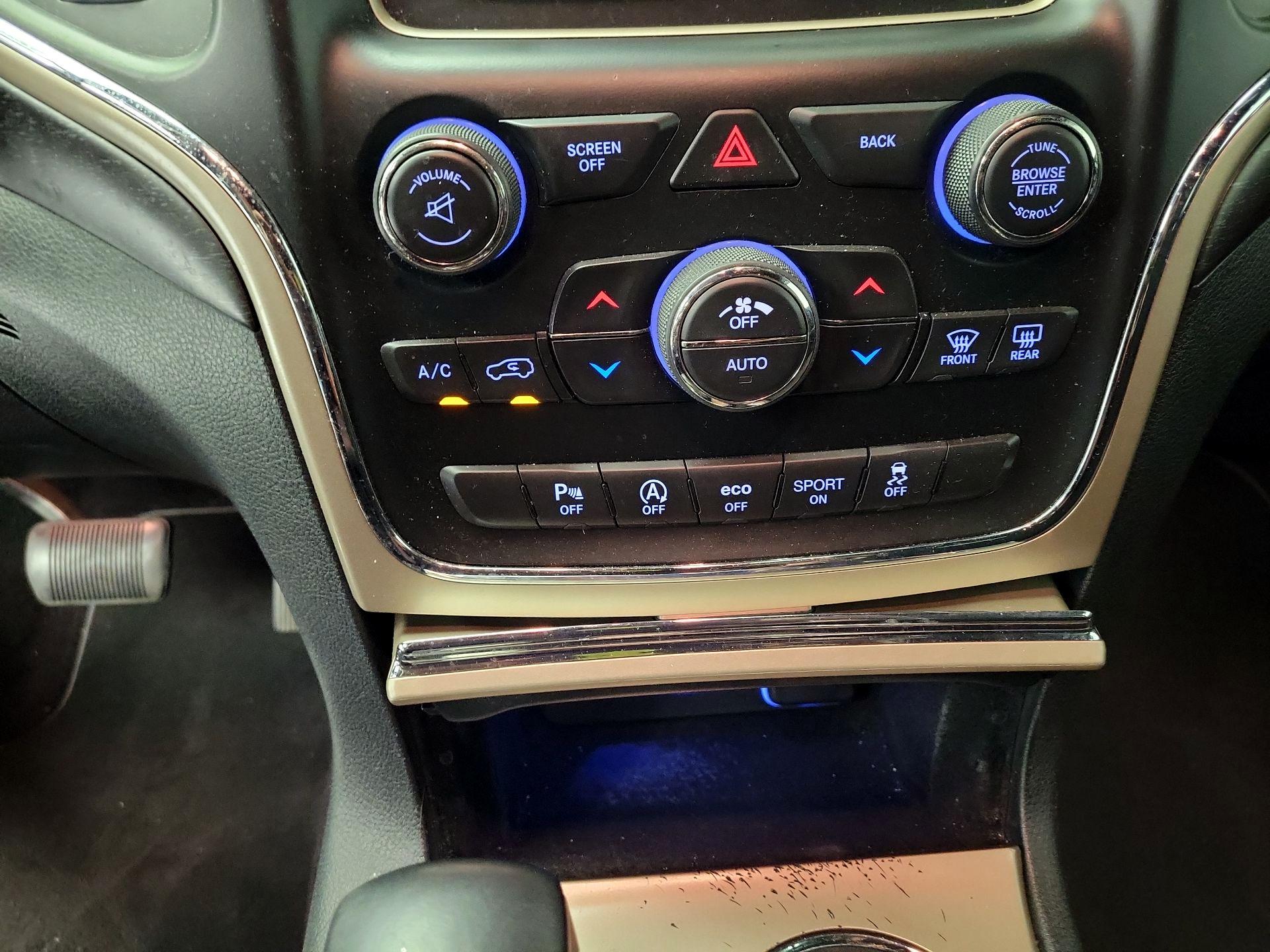 Thumbnail: 2017 Jeep Grand Cherokee - 17