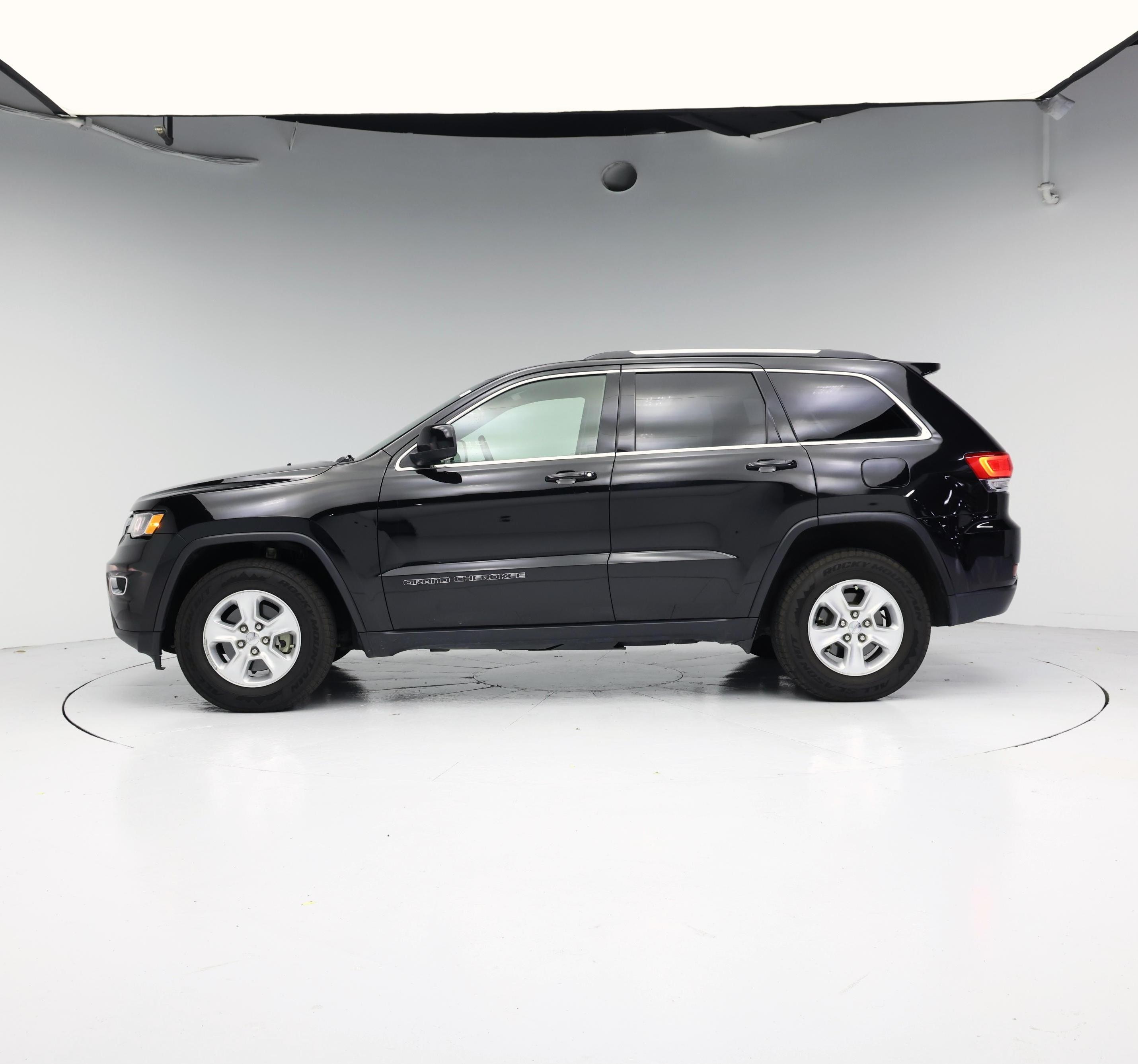 Thumbnail: 2017 Jeep Grand Cherokee - 3