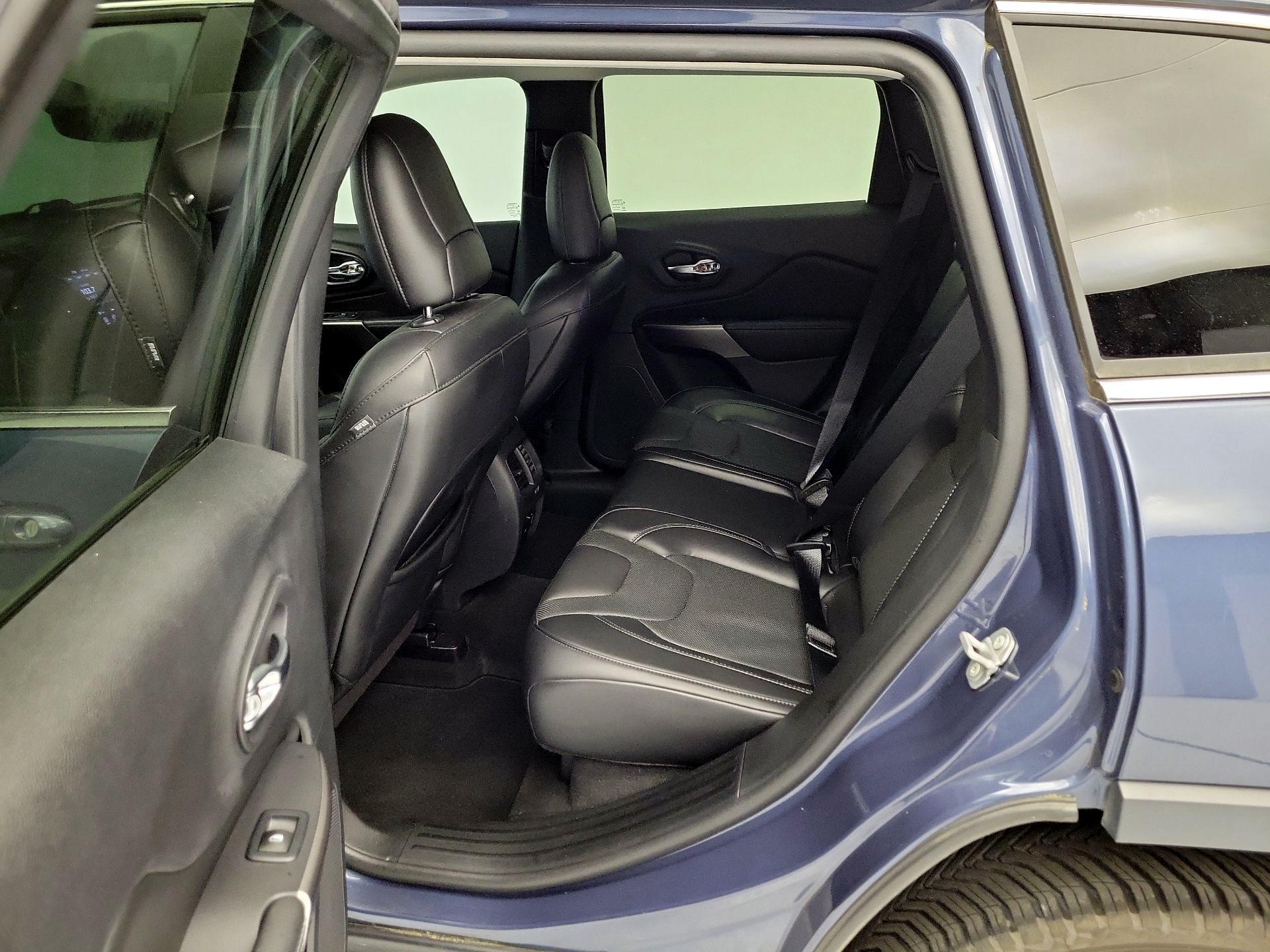Thumbnail: 2020 Jeep Cherokee - 19