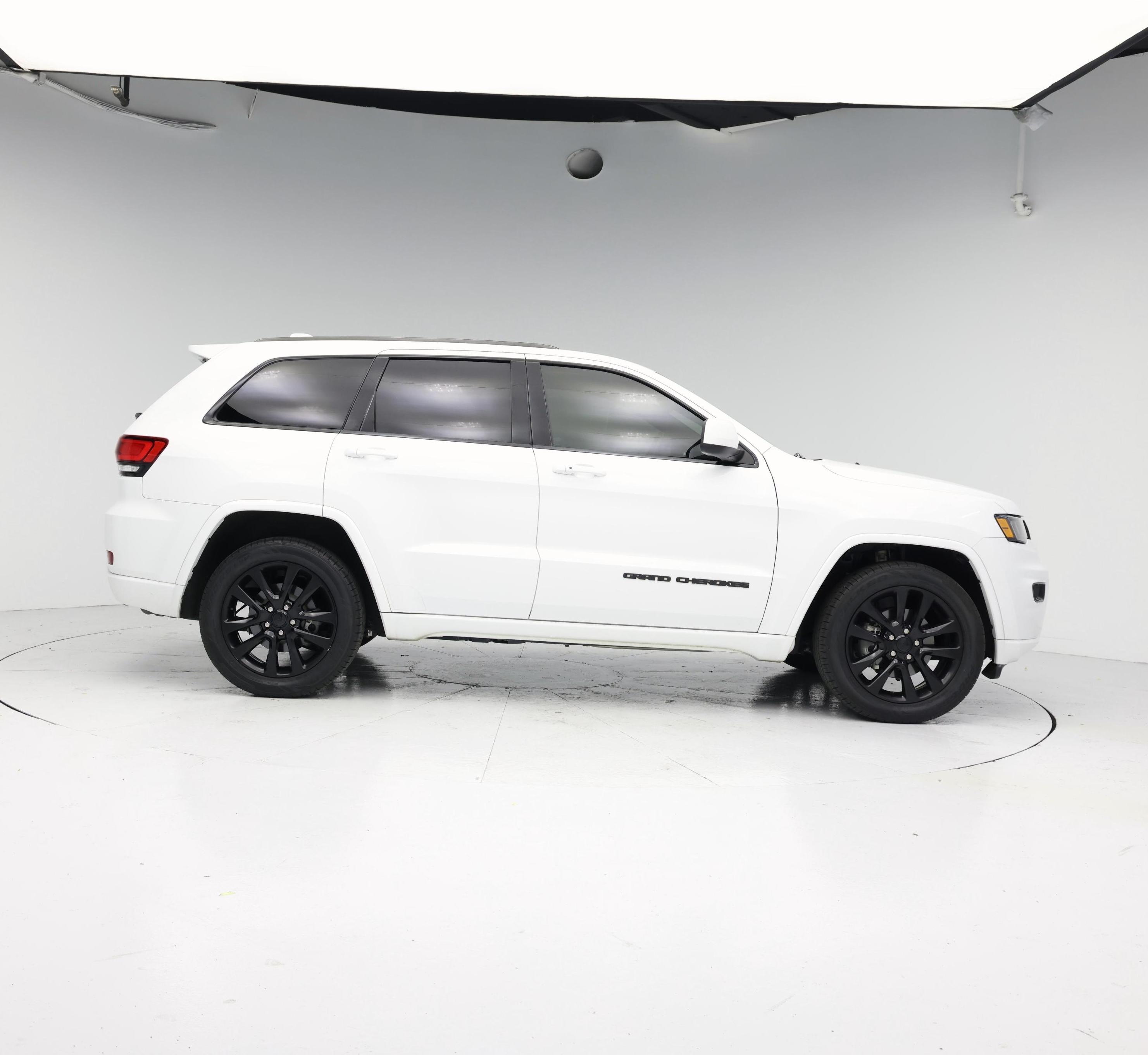 Thumbnail: 2018 Jeep Grand Cherokee - 7