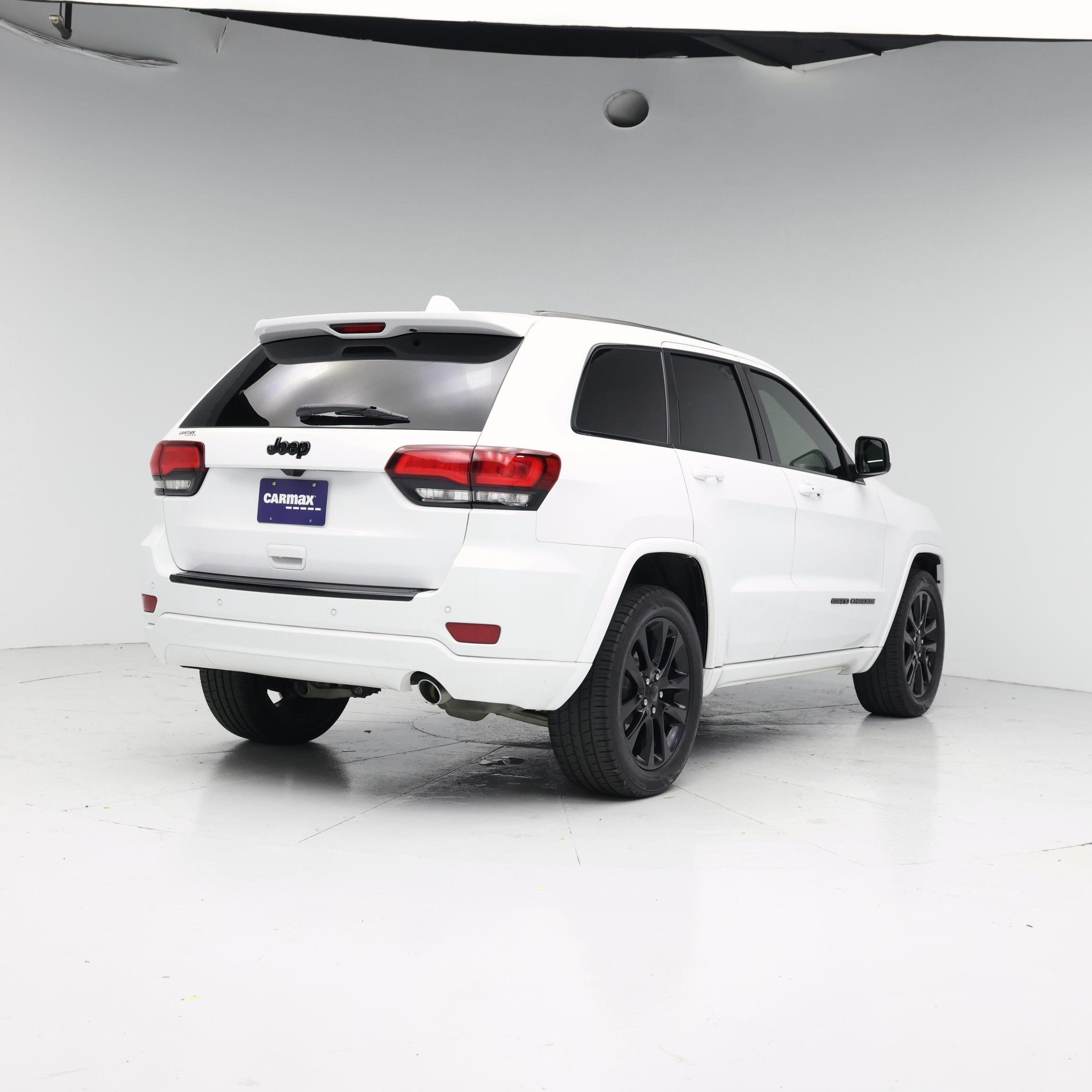 Thumbnail: 2018 Jeep Grand Cherokee - 8