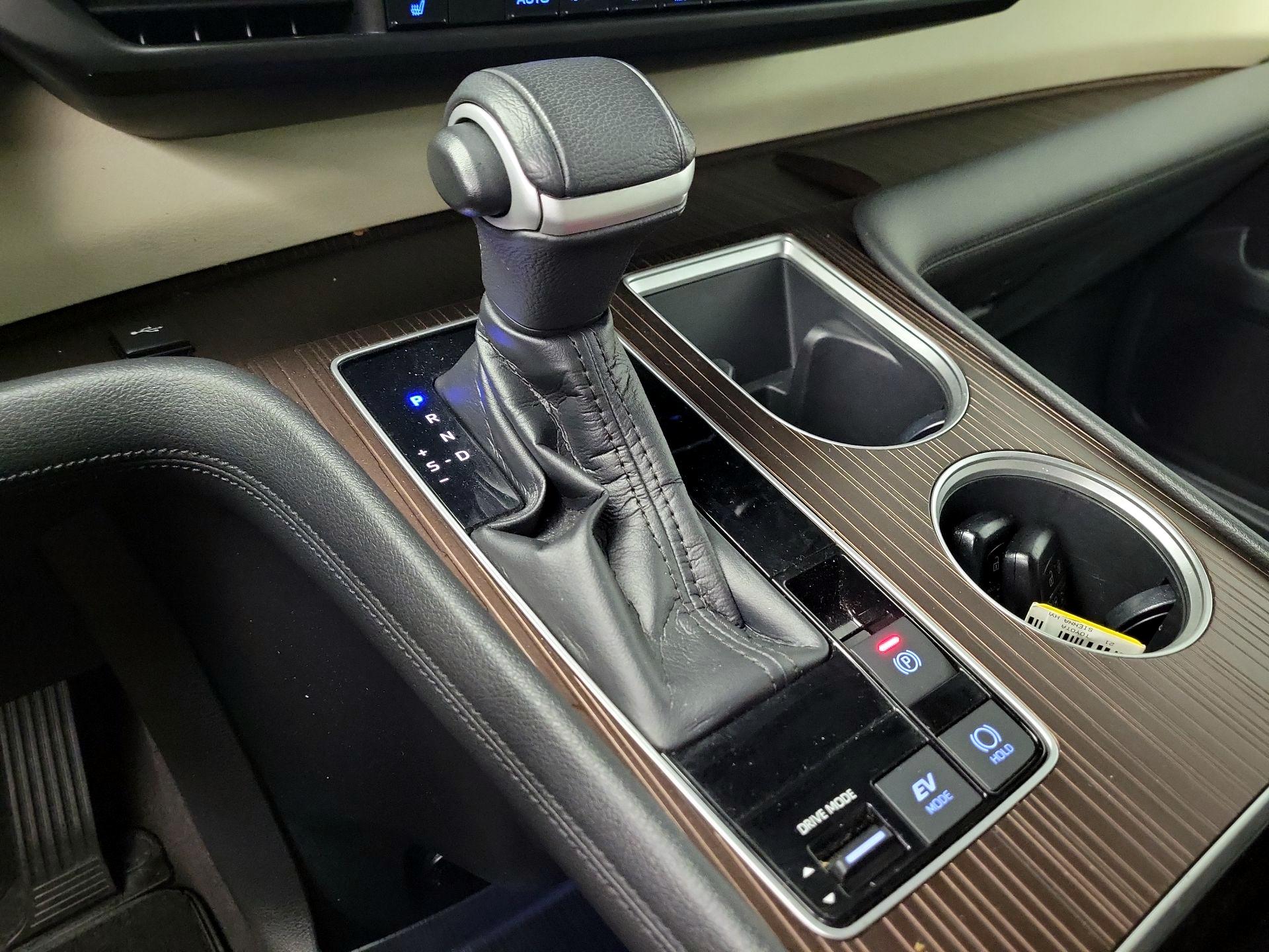 Thumbnail: 2021 Toyota Sienna - 17