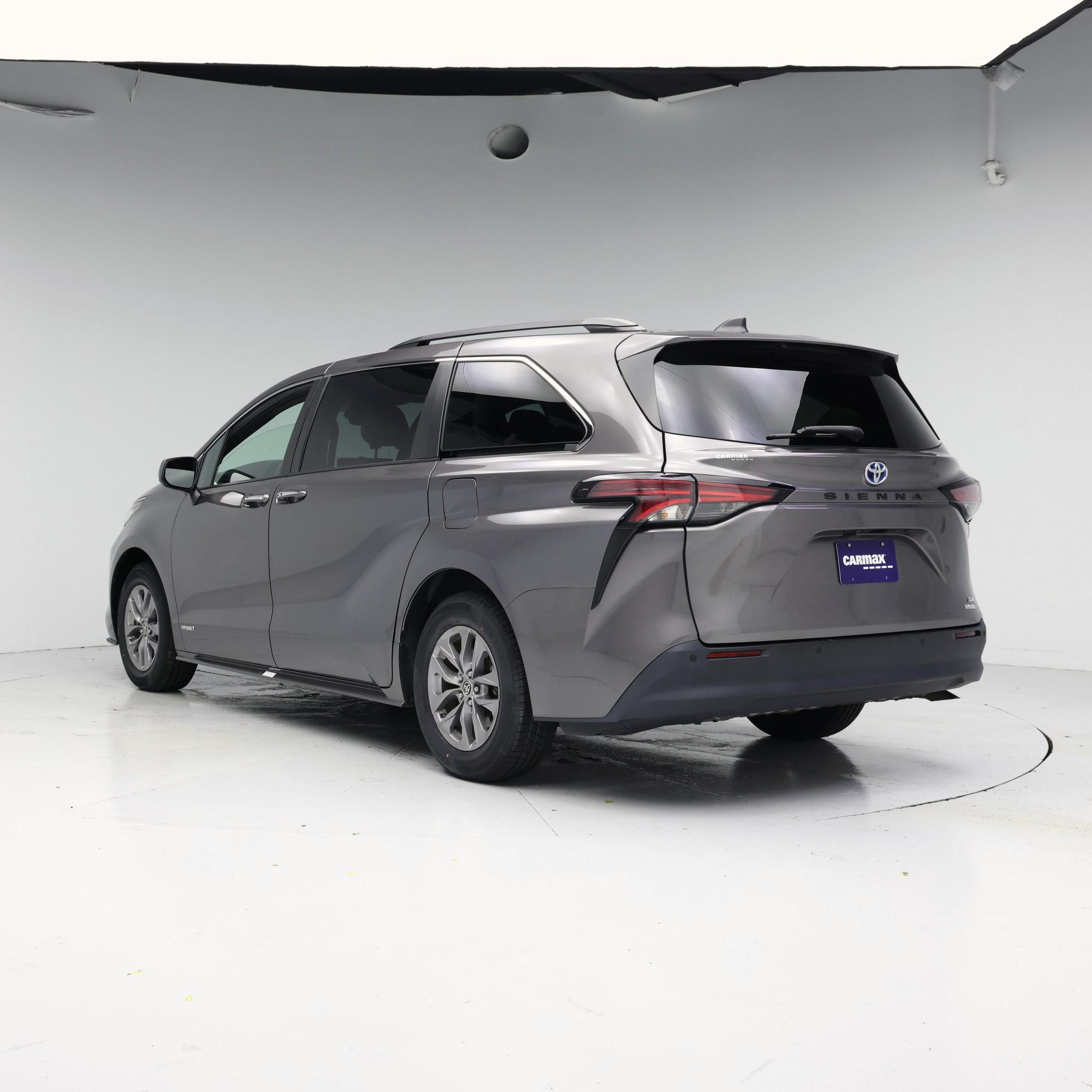 Thumbnail: 2021 Toyota Sienna - 2
