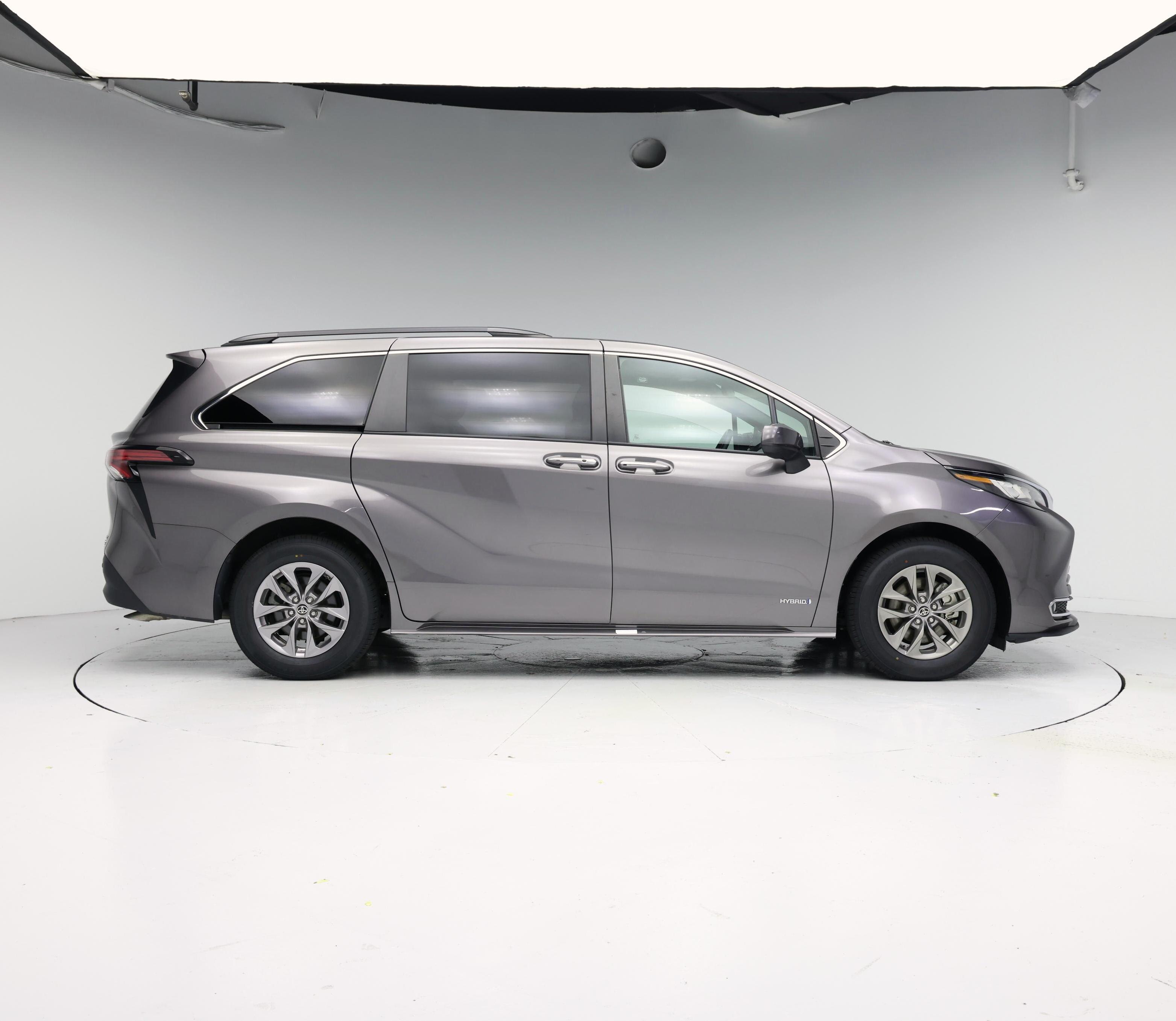 Thumbnail: 2021 Toyota Sienna - 7