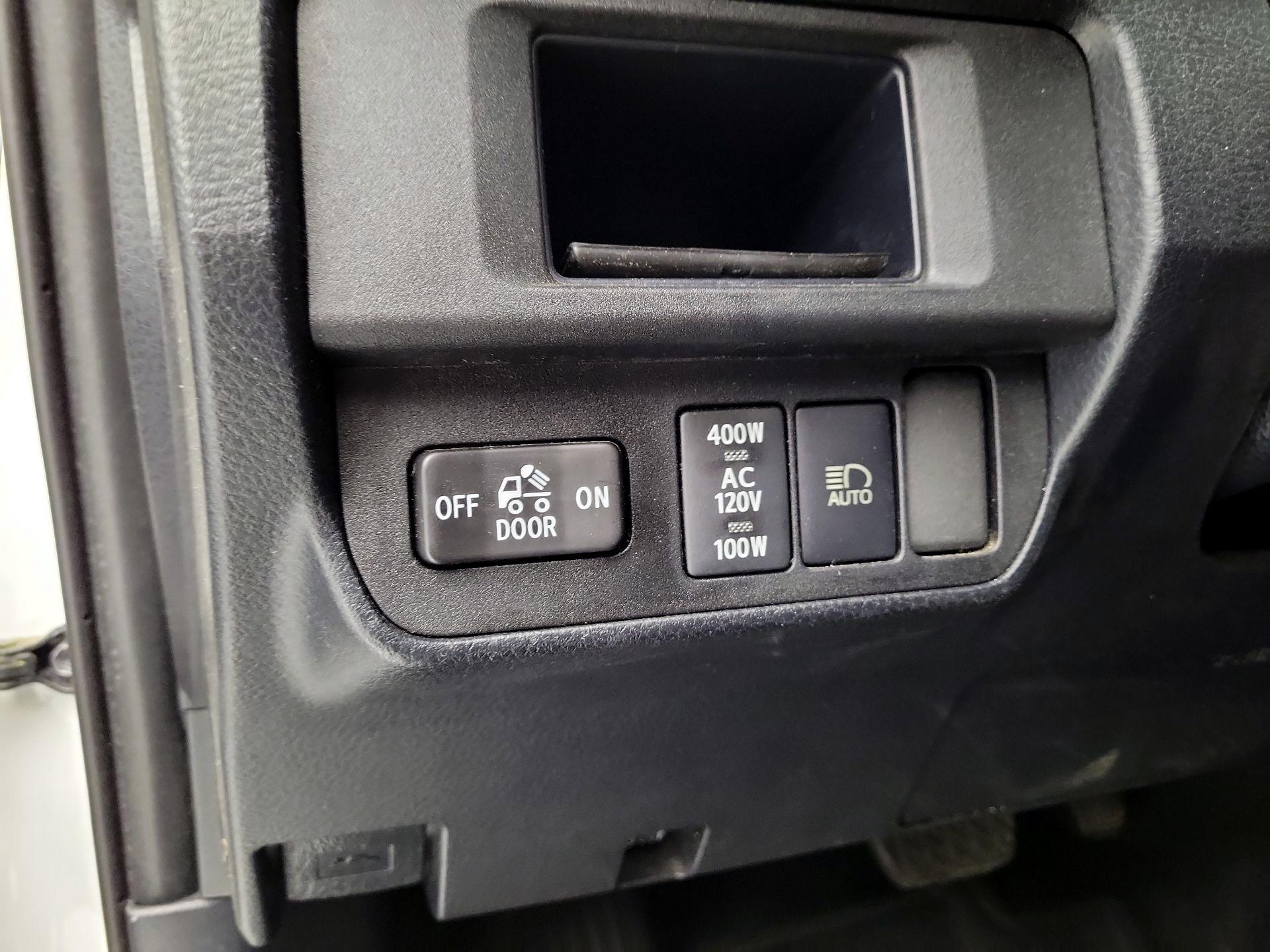 Thumbnail: 2019 Toyota Tacoma - 13