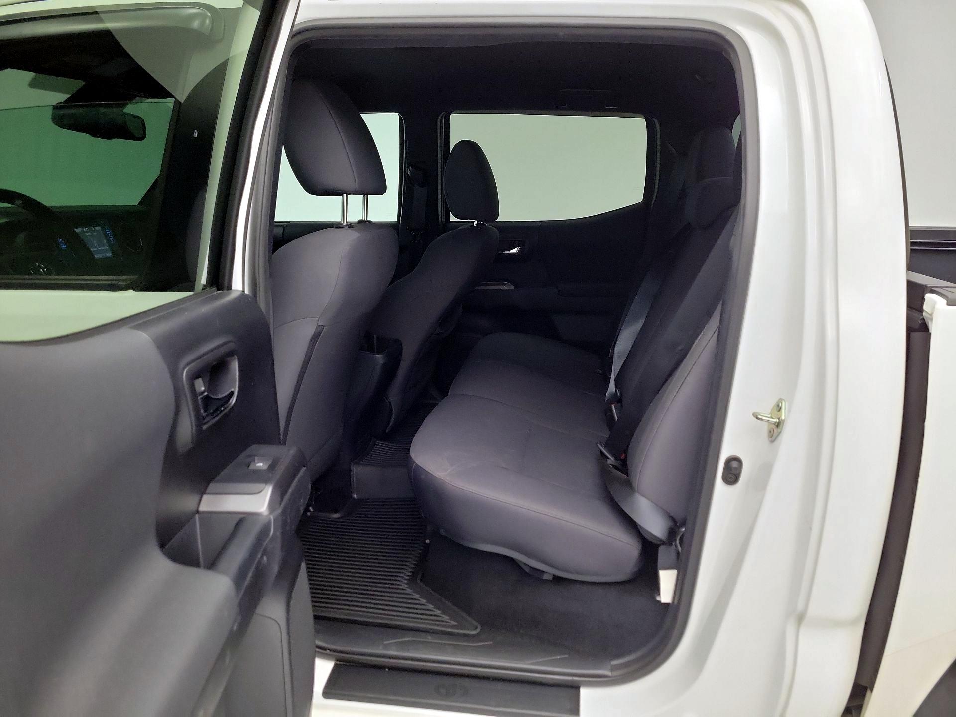 Thumbnail: 2019 Toyota Tacoma - 19