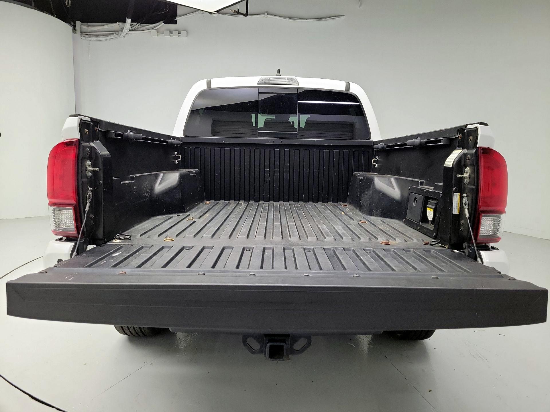 Thumbnail: 2019 Toyota Tacoma - 20