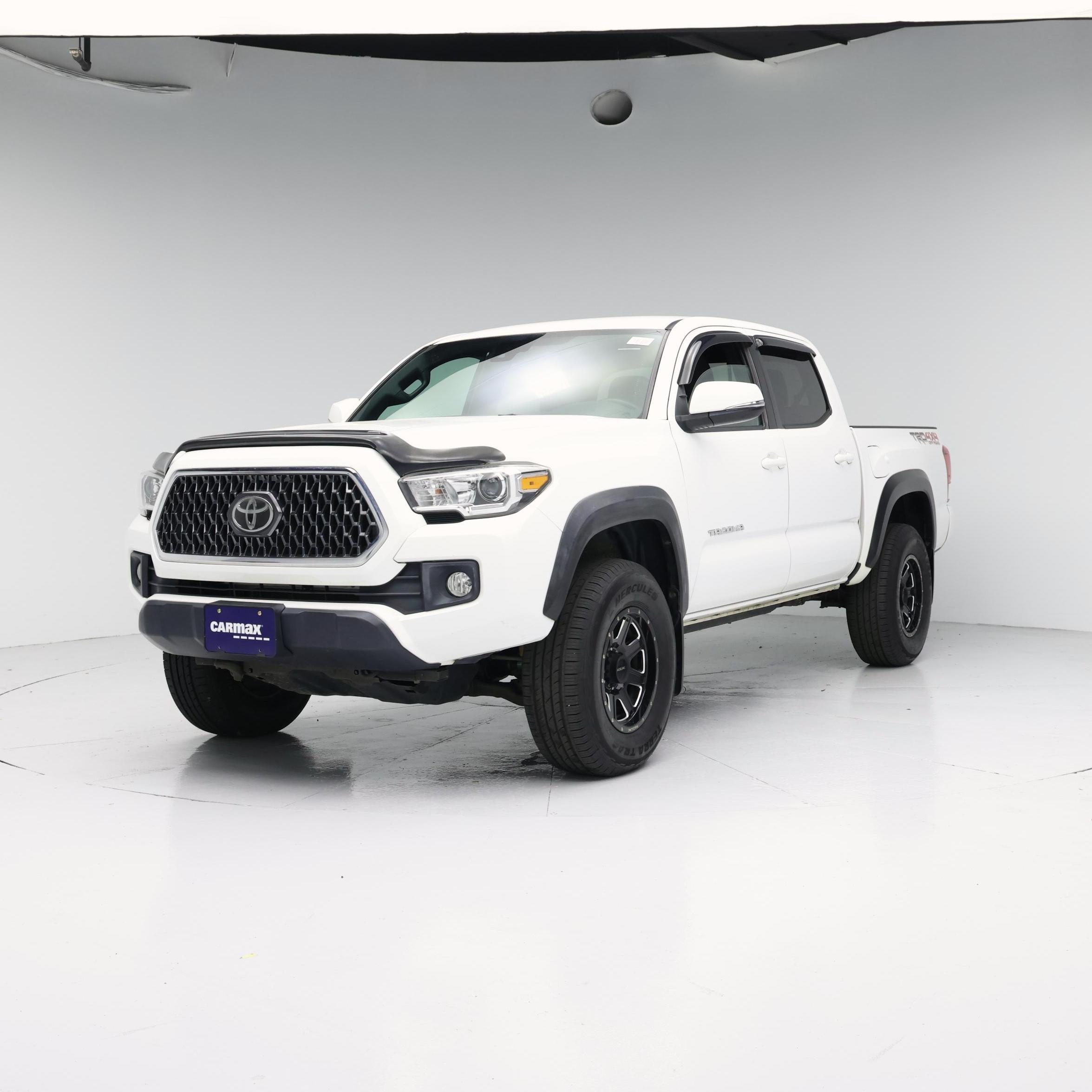 Thumbnail: 2019 Toyota Tacoma - 4