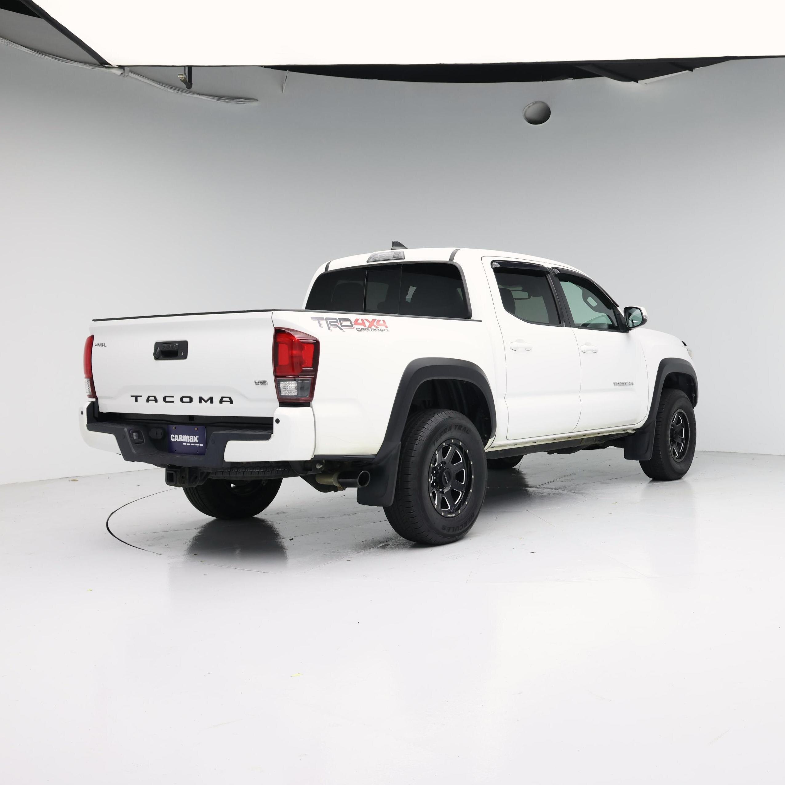 Thumbnail: 2019 Toyota Tacoma - 8