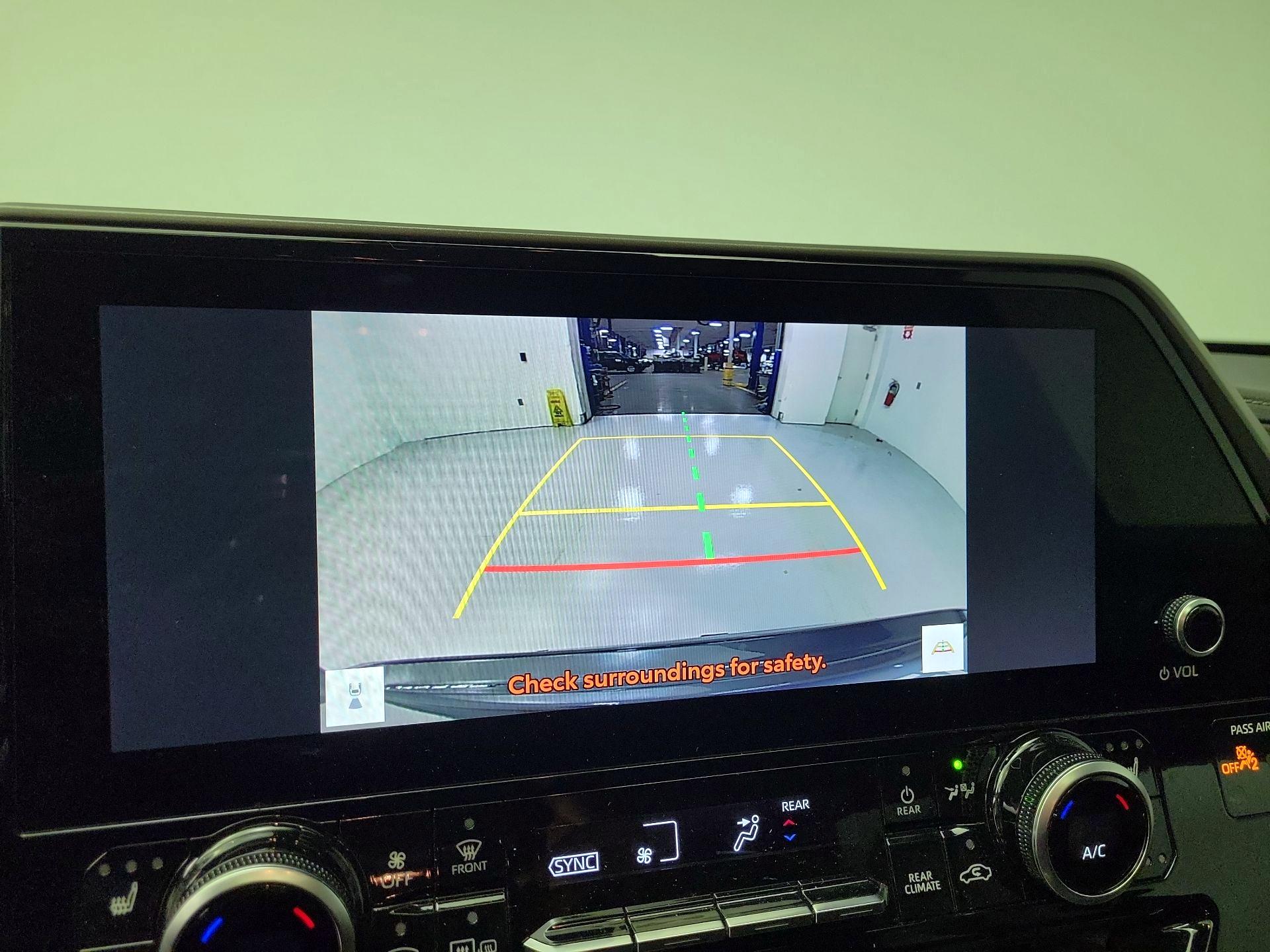 Thumbnail: 2023 Toyota Highlander - 14