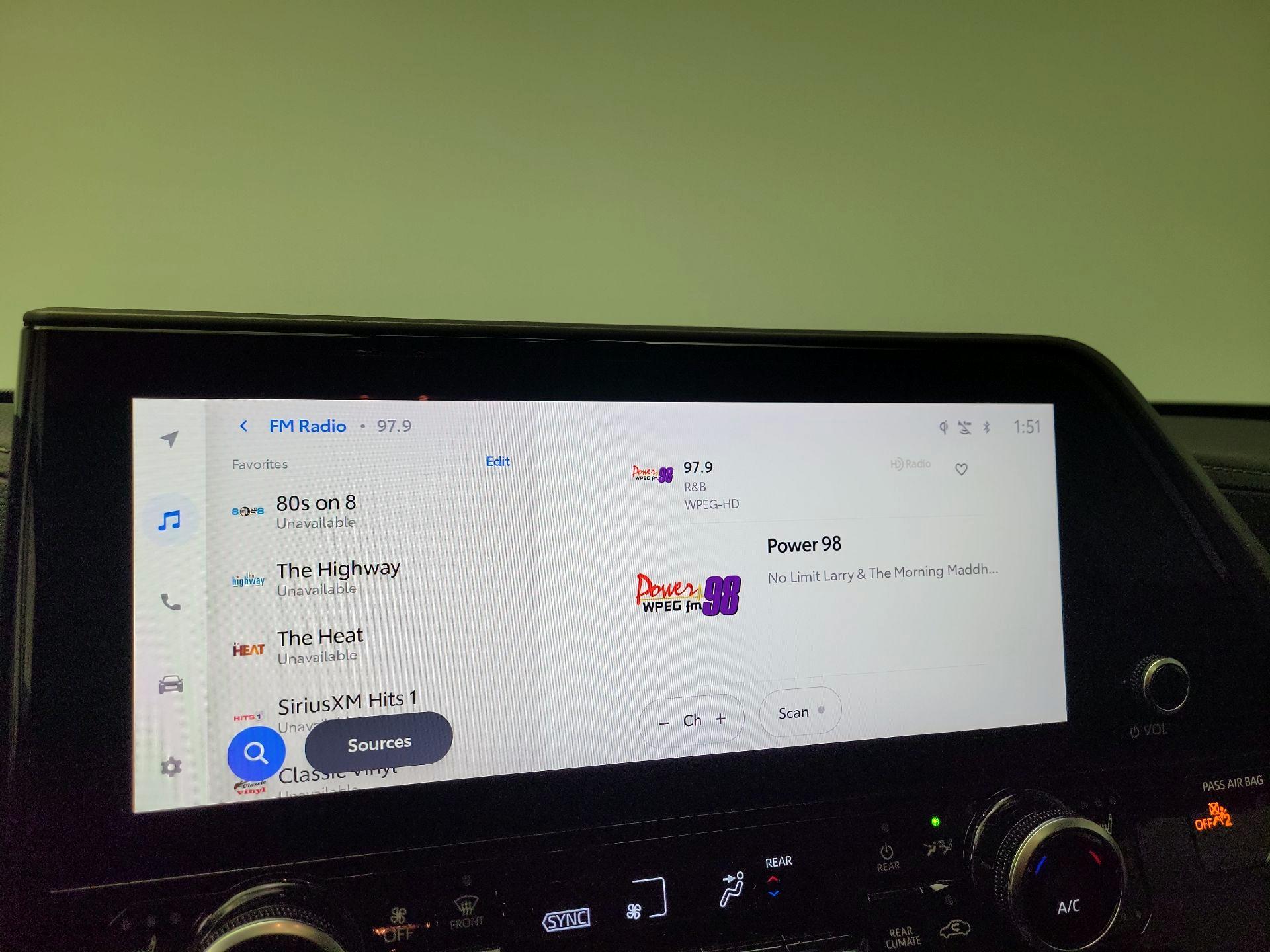 Thumbnail: 2023 Toyota Highlander - 15