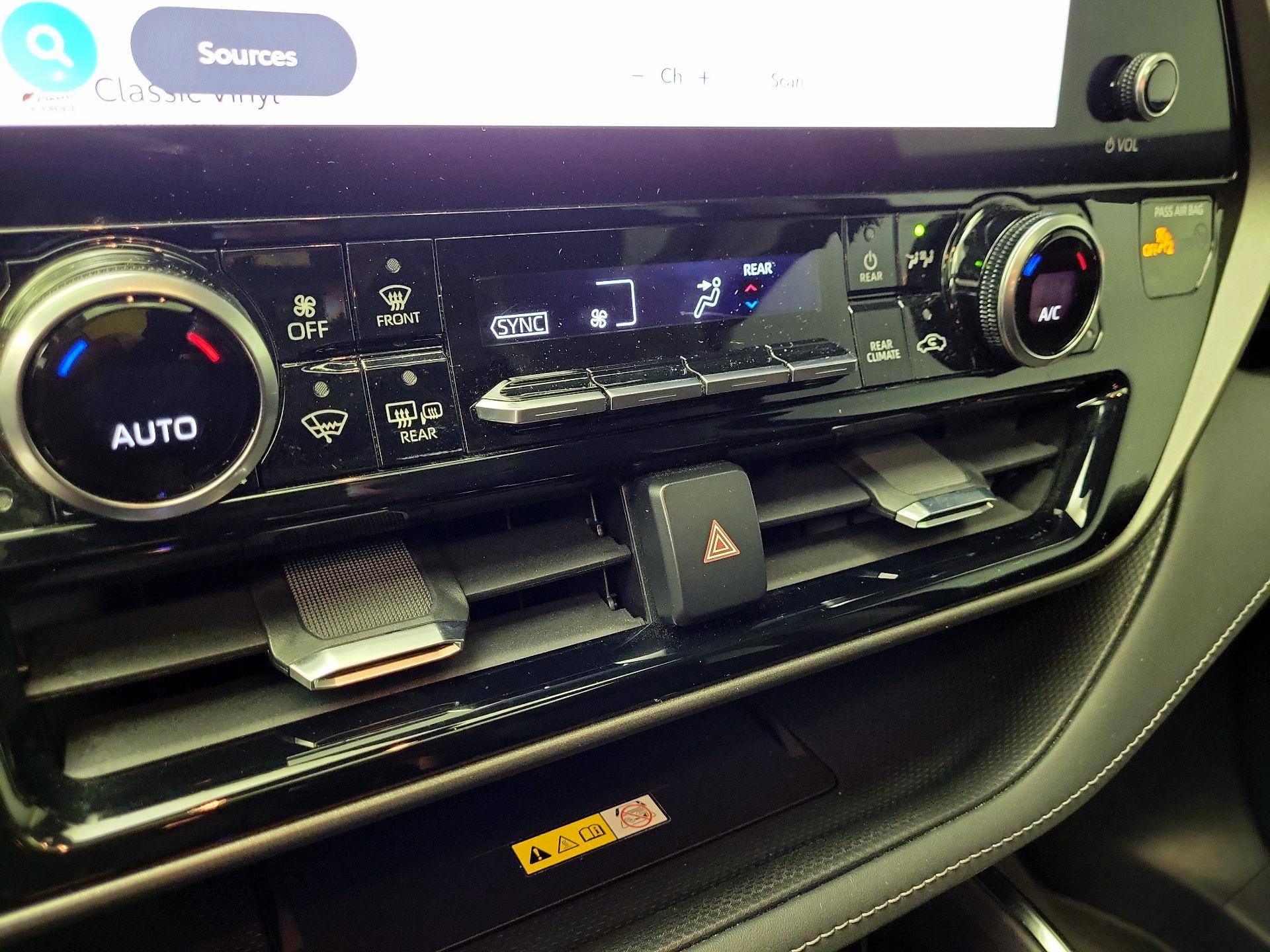 Thumbnail: 2023 Toyota Highlander - 16