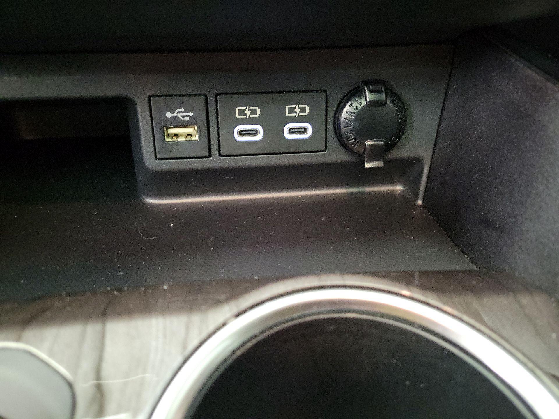 Thumbnail: 2023 Toyota Highlander - 18