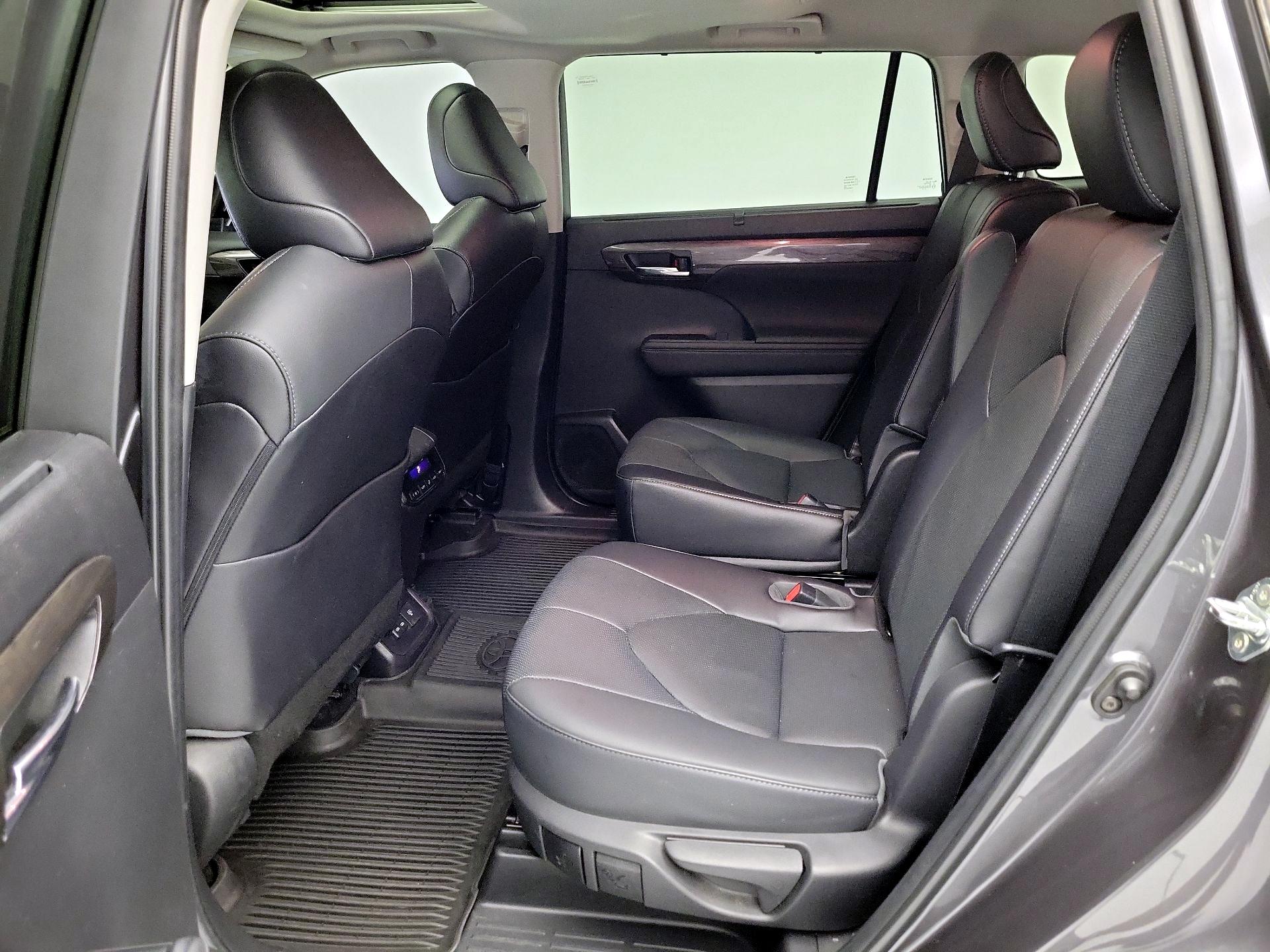 Thumbnail: 2023 Toyota Highlander - 20