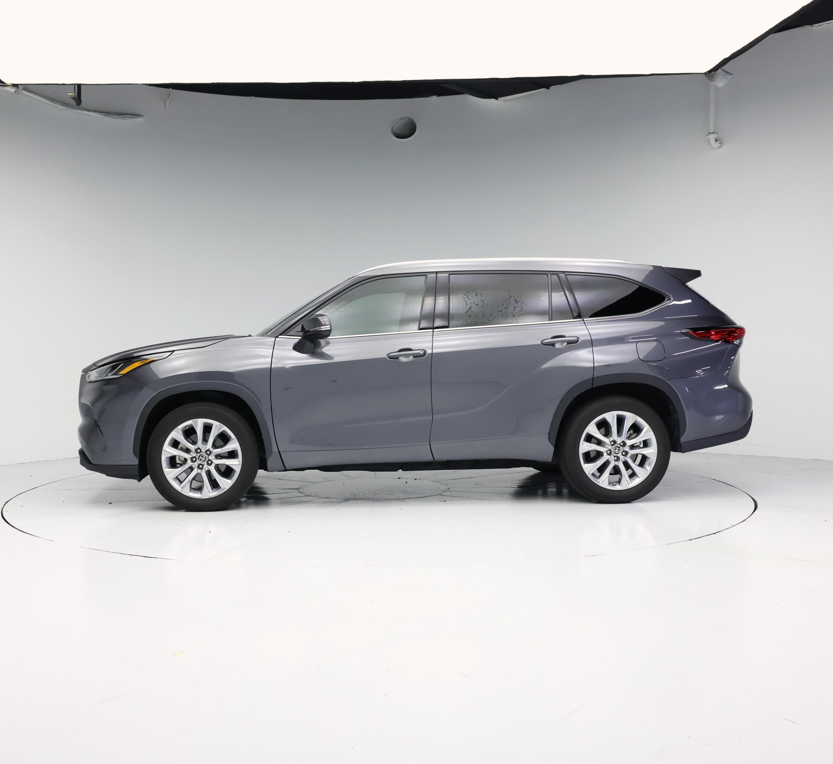 Thumbnail: 2023 Toyota Highlander - 3