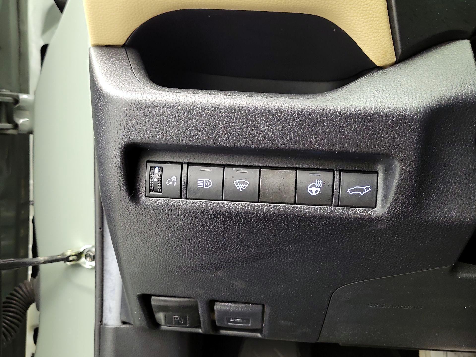 Thumbnail: 2020 Toyota RAV4 - 13