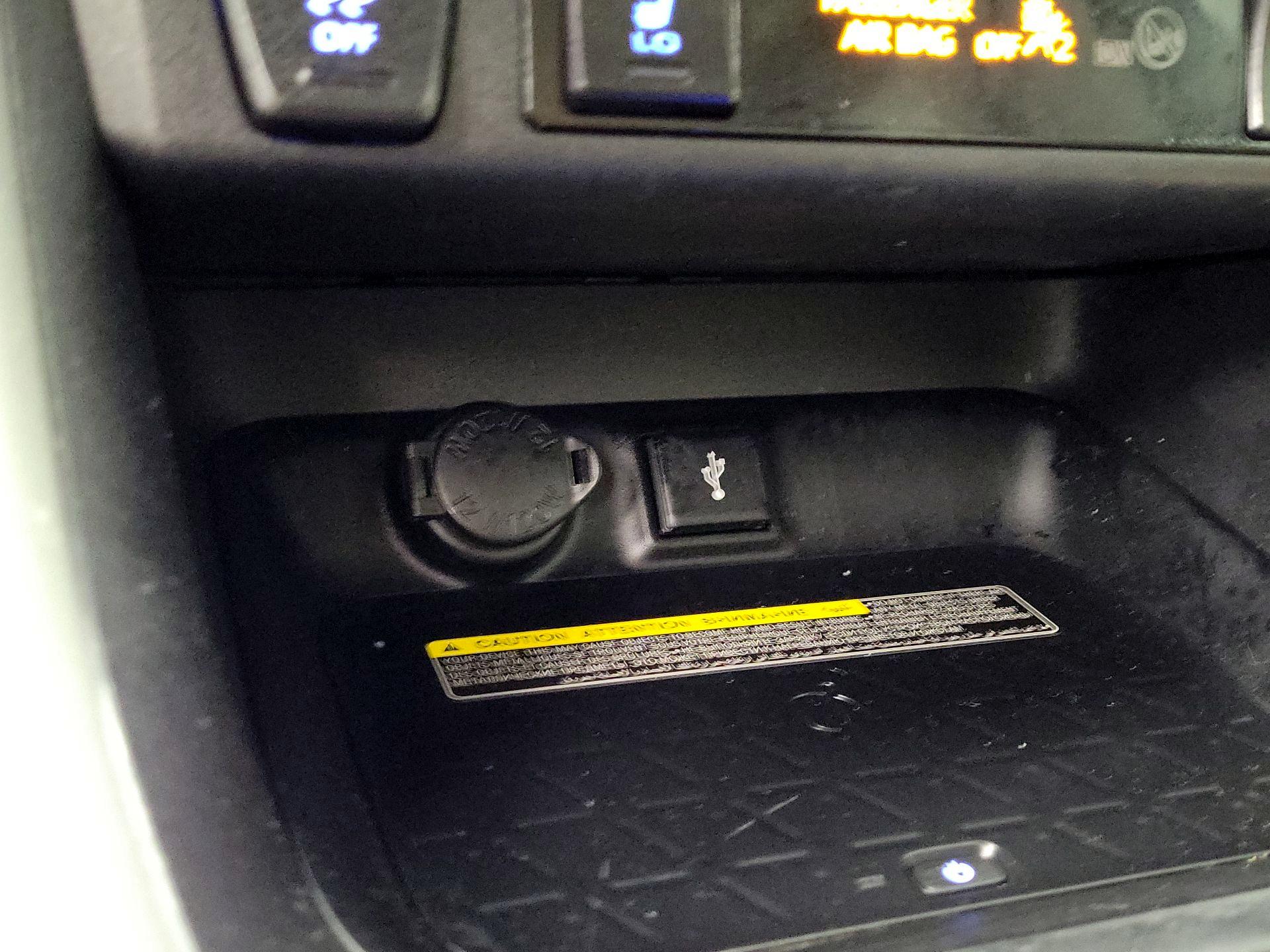 Thumbnail: 2020 Toyota RAV4 - 18