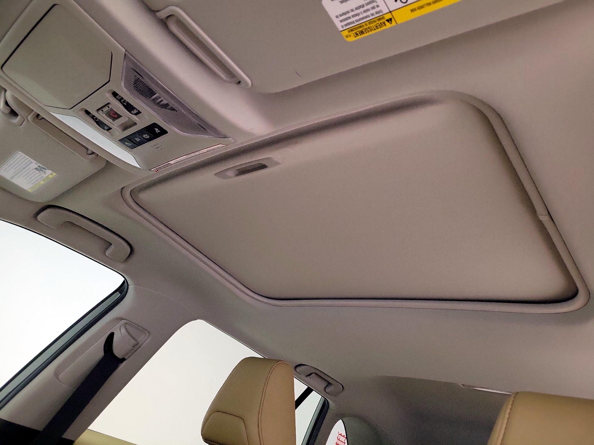 Thumbnail: 2020 Toyota RAV4 - 19