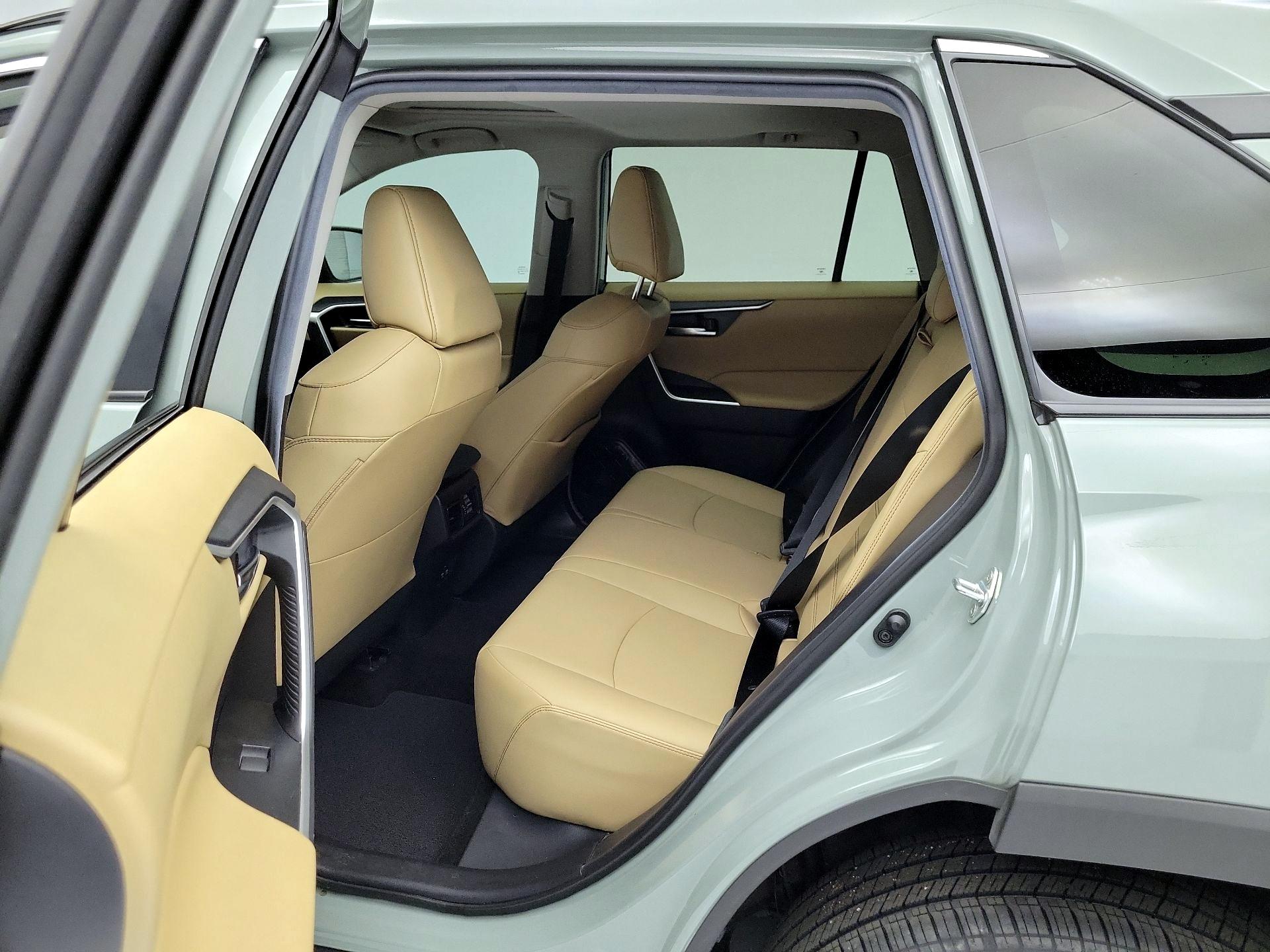 Thumbnail: 2020 Toyota RAV4 - 20