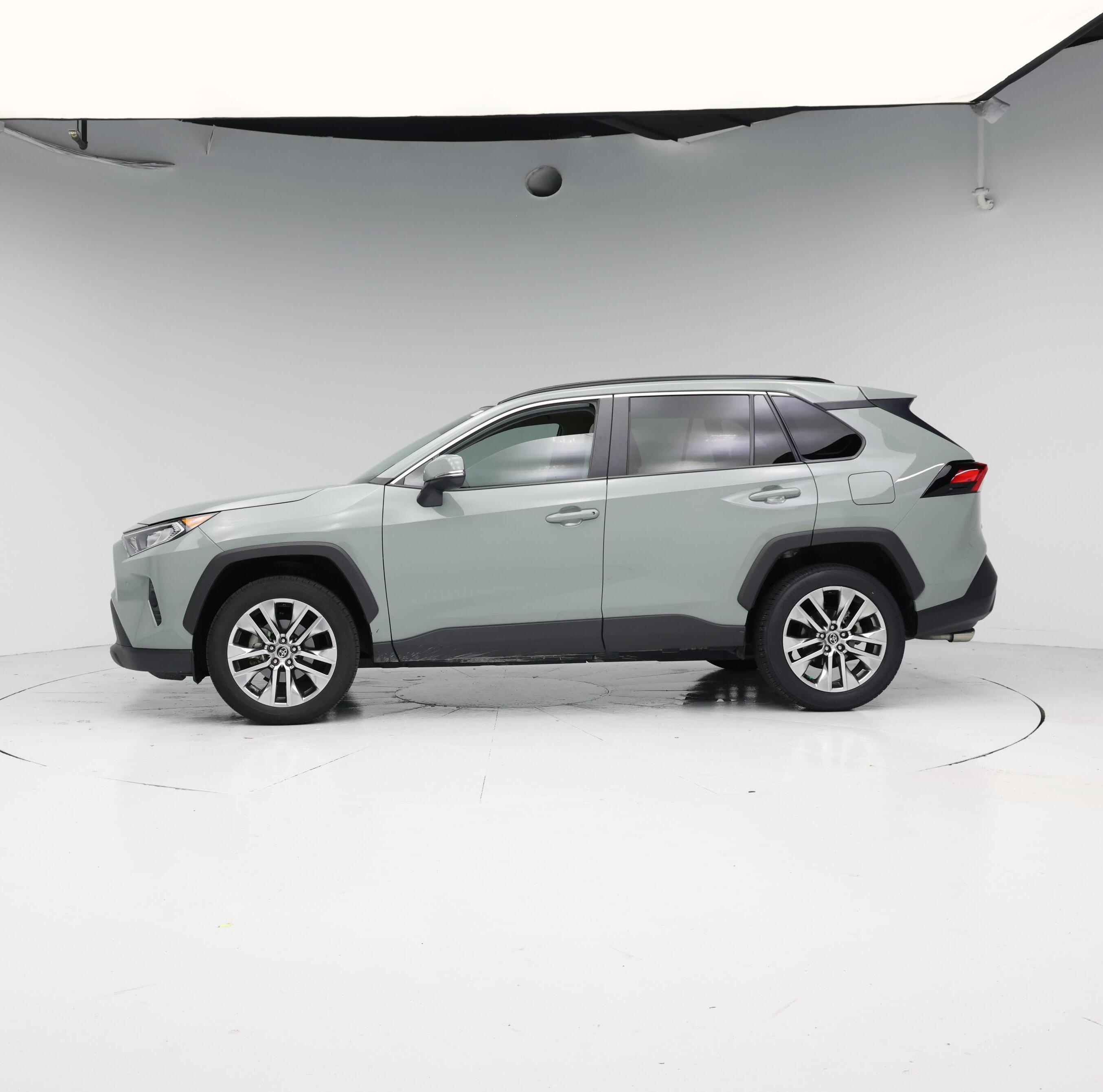 Thumbnail: 2020 Toyota RAV4 - 3