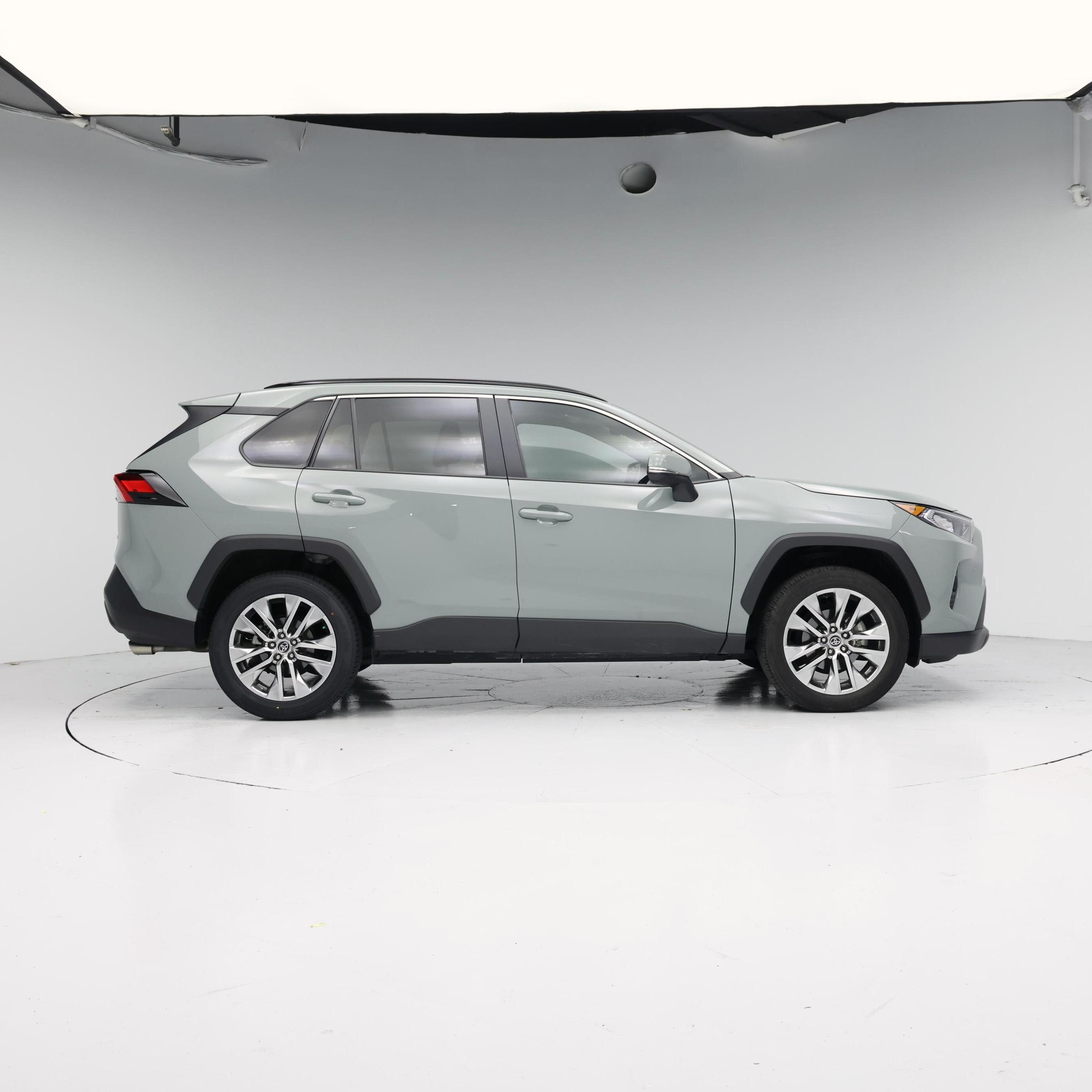 Thumbnail: 2020 Toyota RAV4 - 7