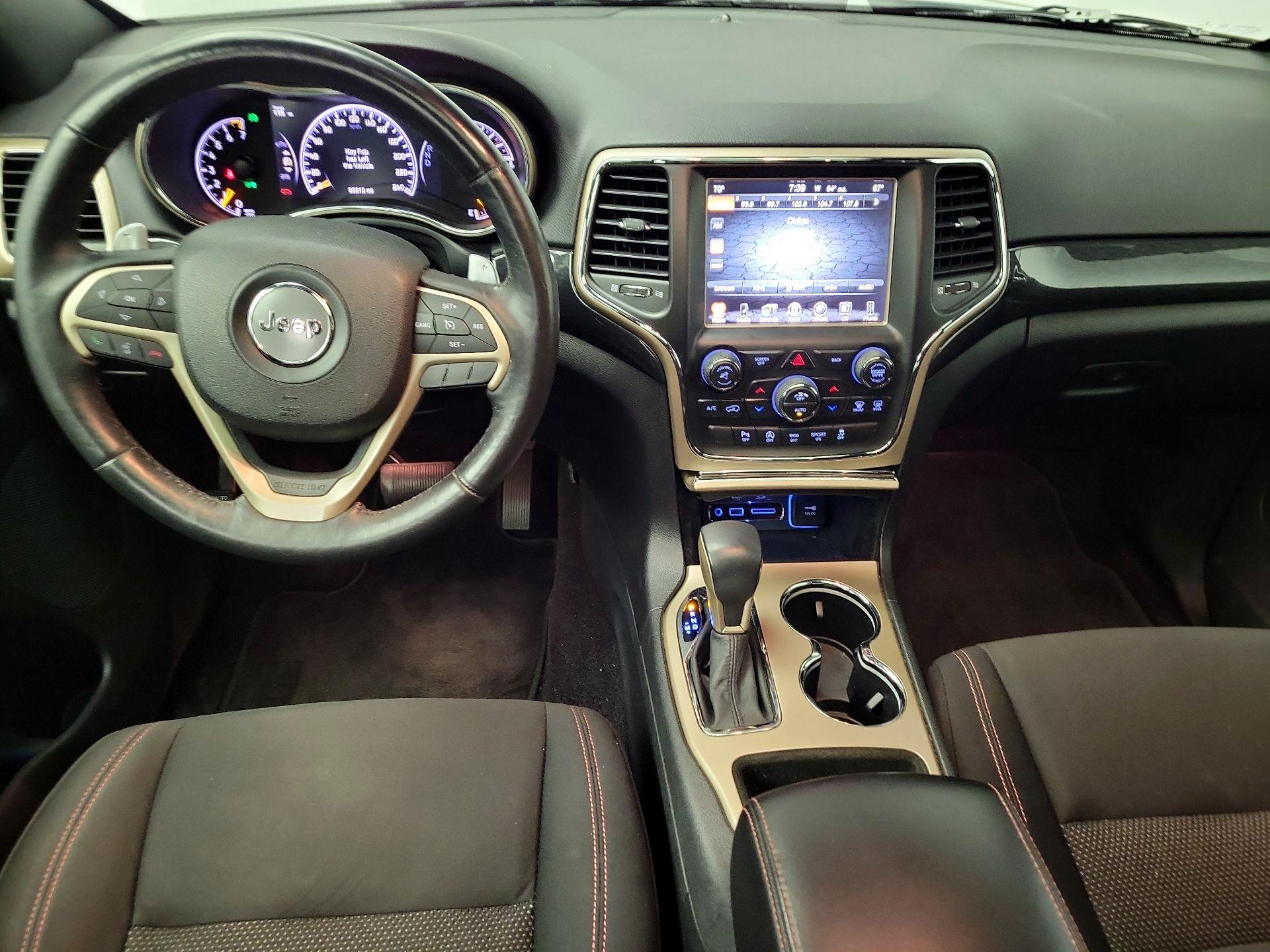 Thumbnail: 2017 Jeep Grand Cherokee - 9