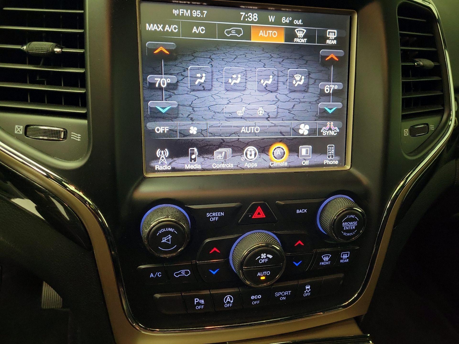 Thumbnail: 2017 Jeep Grand Cherokee - 16