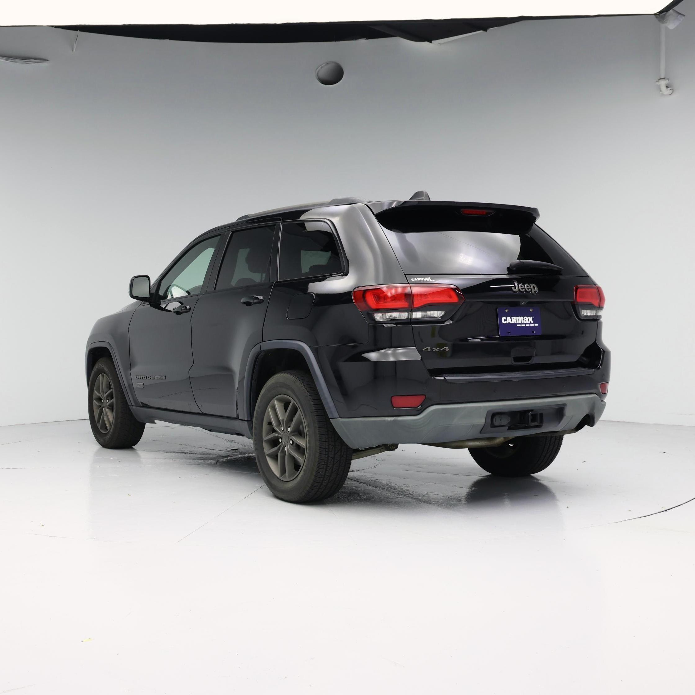 Thumbnail: 2017 Jeep Grand Cherokee - 2