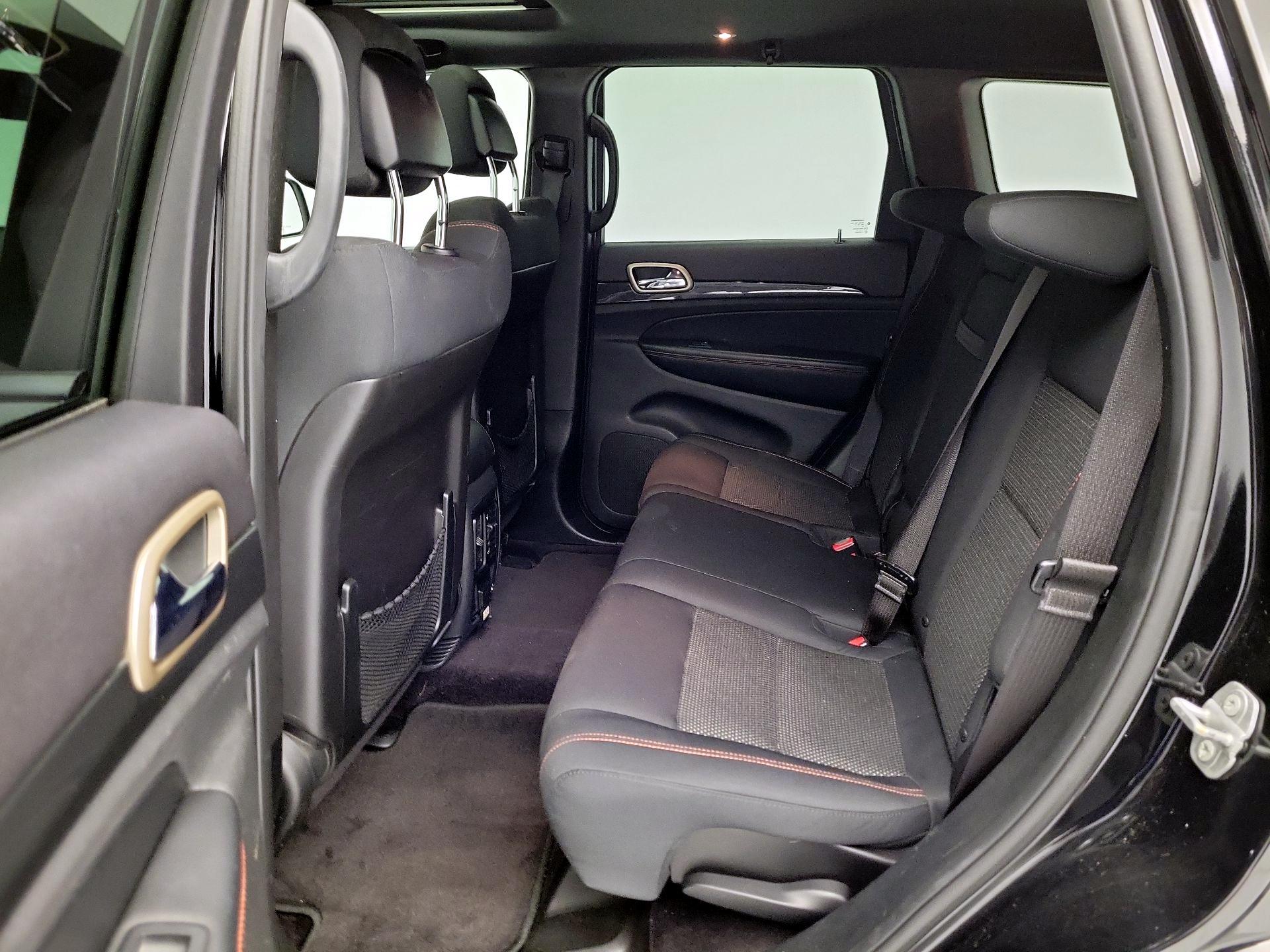 Thumbnail: 2017 Jeep Grand Cherokee - 20