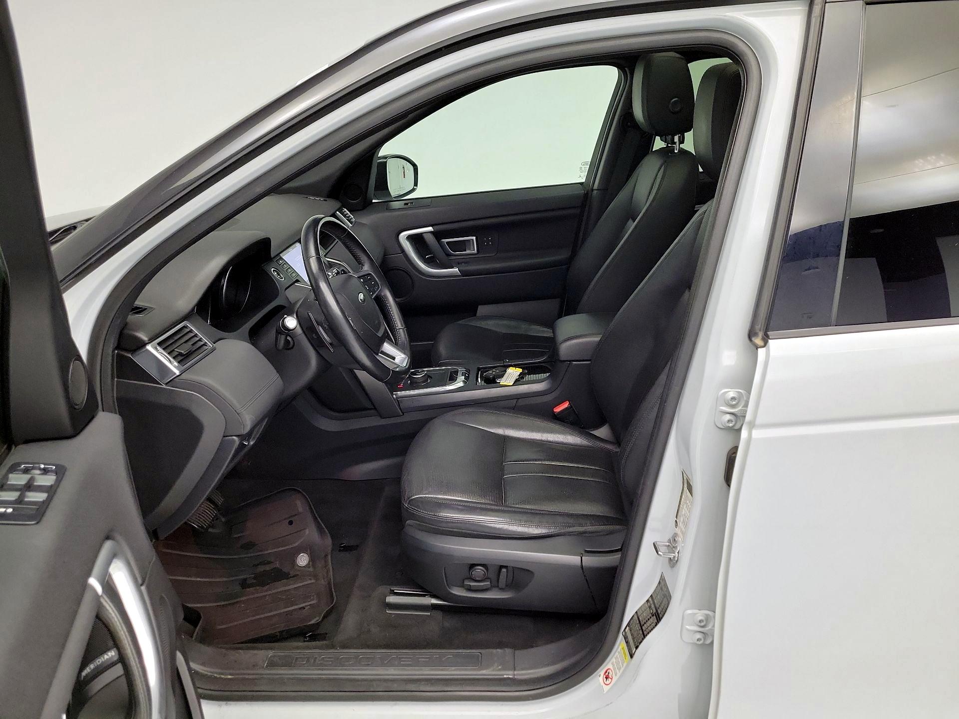 Thumbnail: 2019 Land Rover Discovery Sport - 11