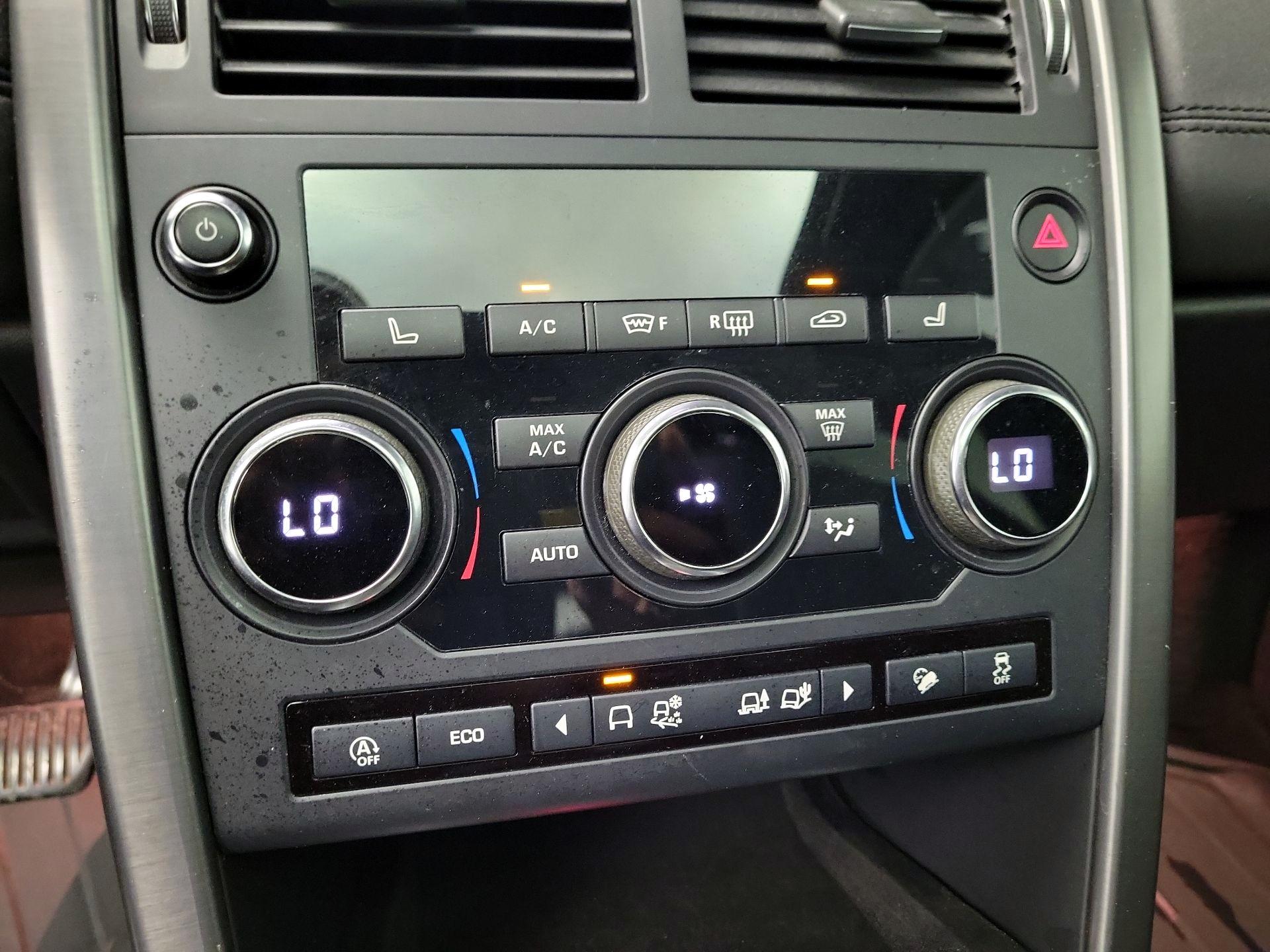 Thumbnail: 2019 Land Rover Discovery Sport - 17