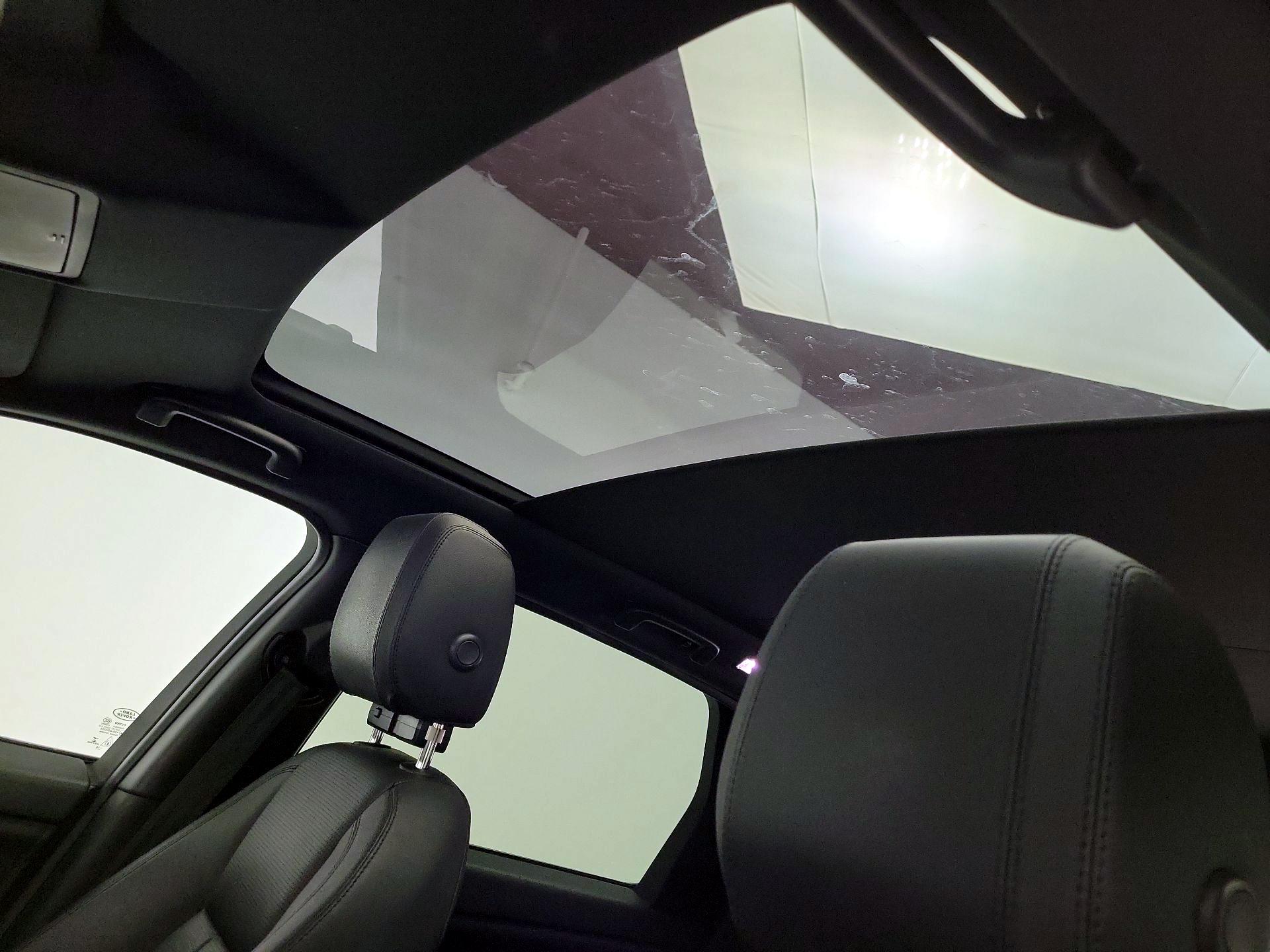 Thumbnail: 2019 Land Rover Discovery Sport - 20