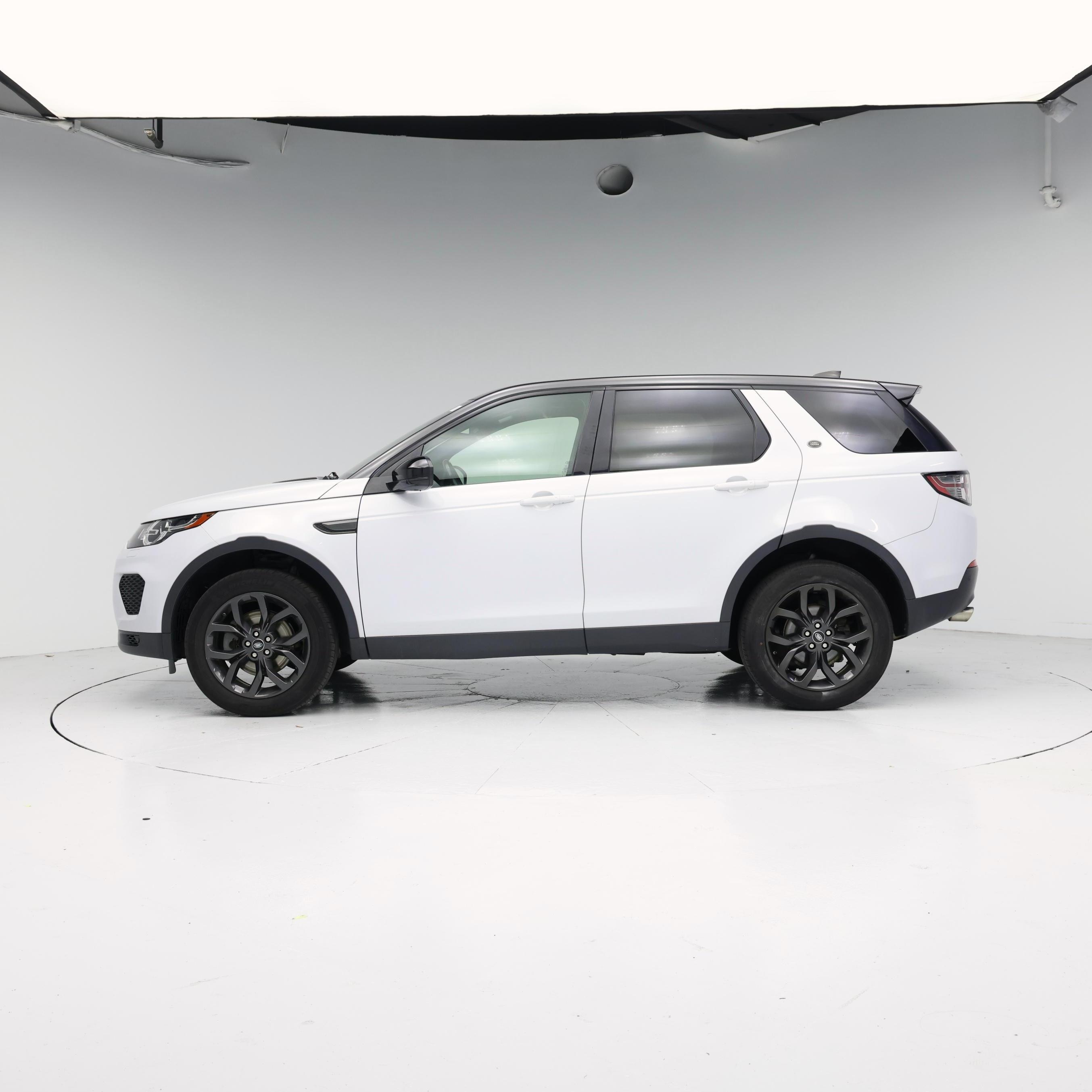 Thumbnail: 2019 Land Rover Discovery Sport - 3