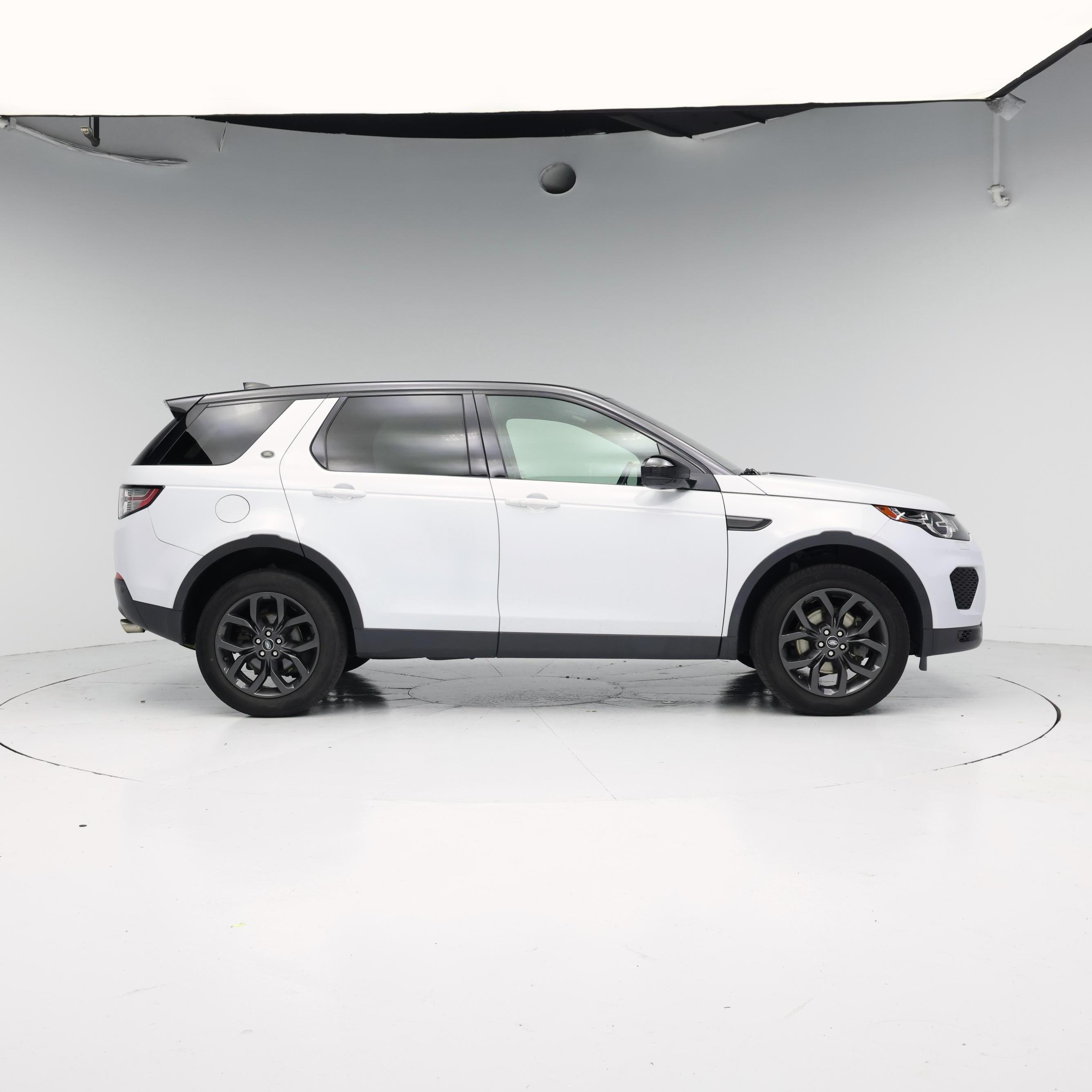 Thumbnail: 2019 Land Rover Discovery Sport - 7
