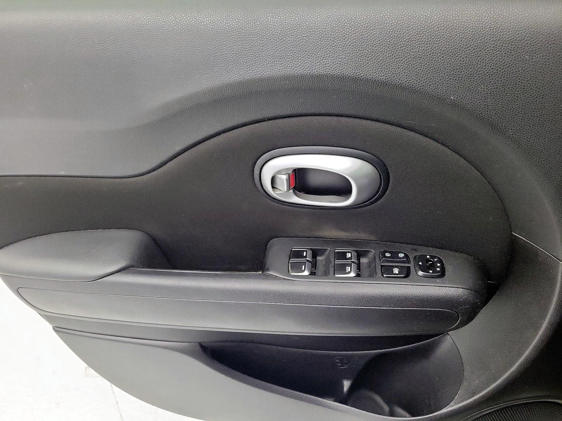Thumbnail: 2019 Kia Soul - 12
