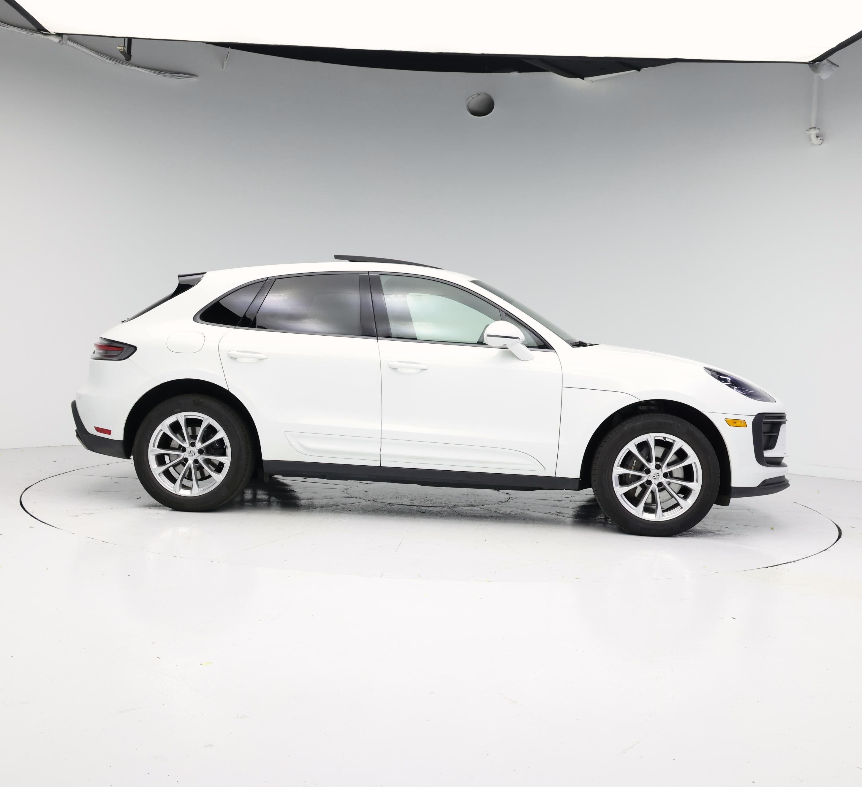 Thumbnail: 2022 Porsche Macan - 7