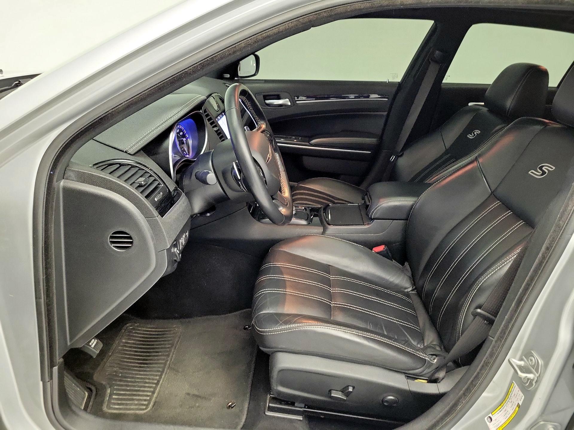 Thumbnail: 2022 Chrysler 300 - 11